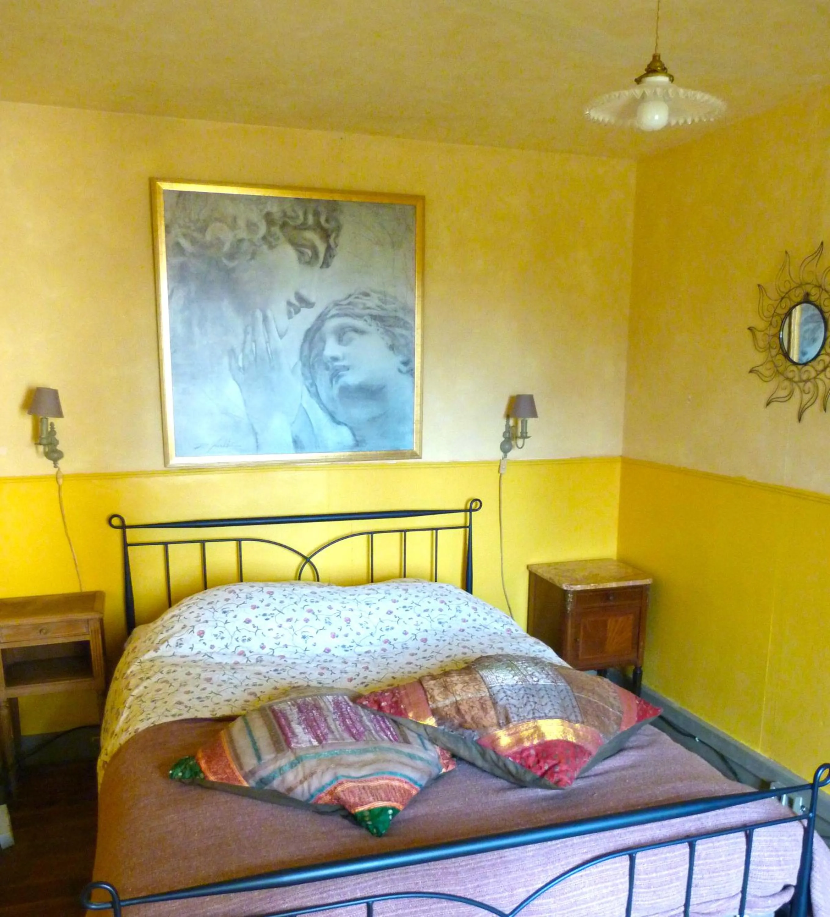 Bed in Chambres d'Hôtes La Fougeraie