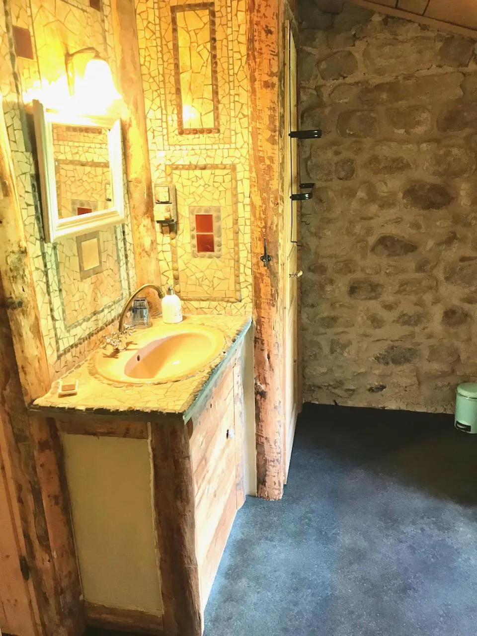 Bathroom in Chambres d'Hôtes La Fougeraie