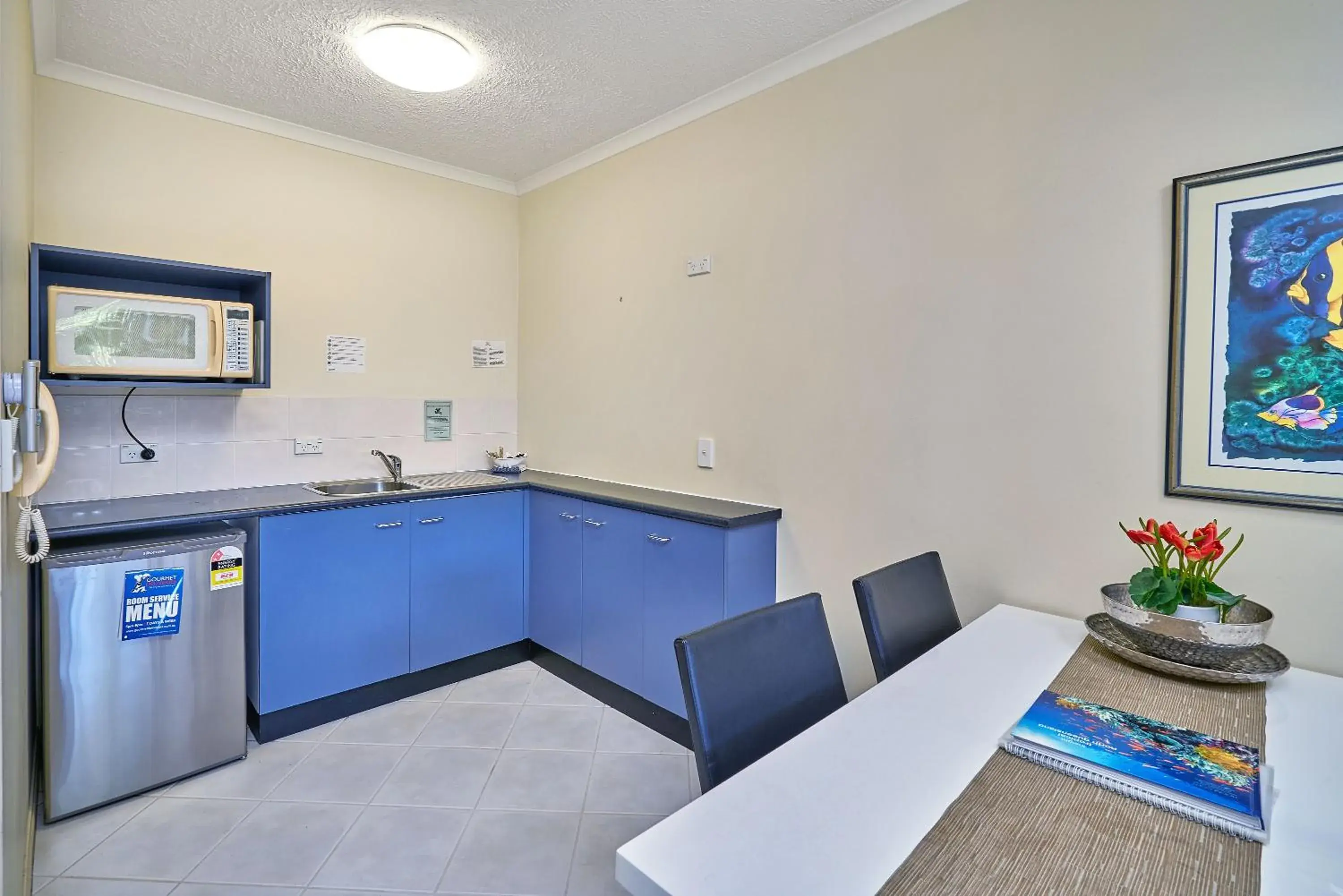 One-Bedroom Apartment with Kitchenette in North Cove Waterfront Suites One-Bedroom Apartment with Kitchenette in North Cove Waterfront Suites