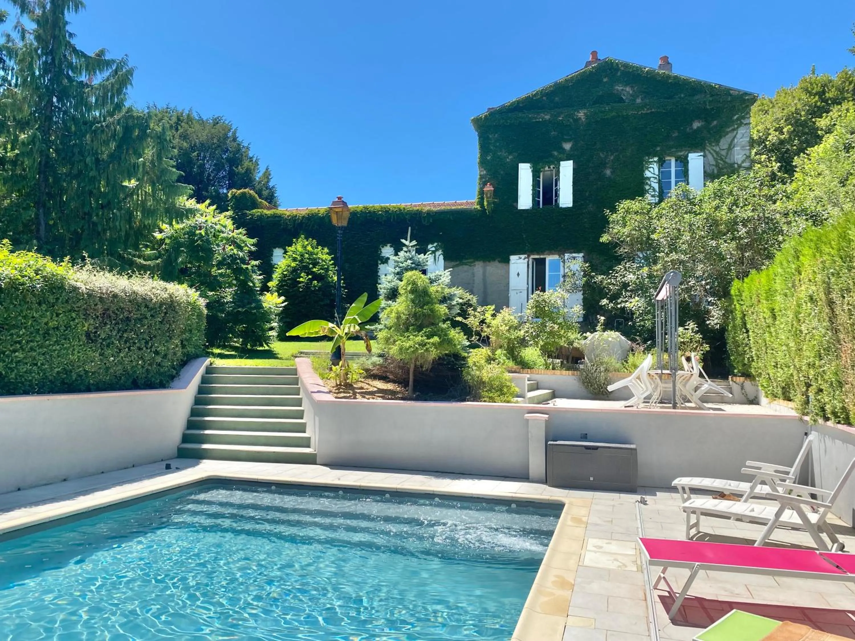 Swimming pool in Domaine Les Bertrands