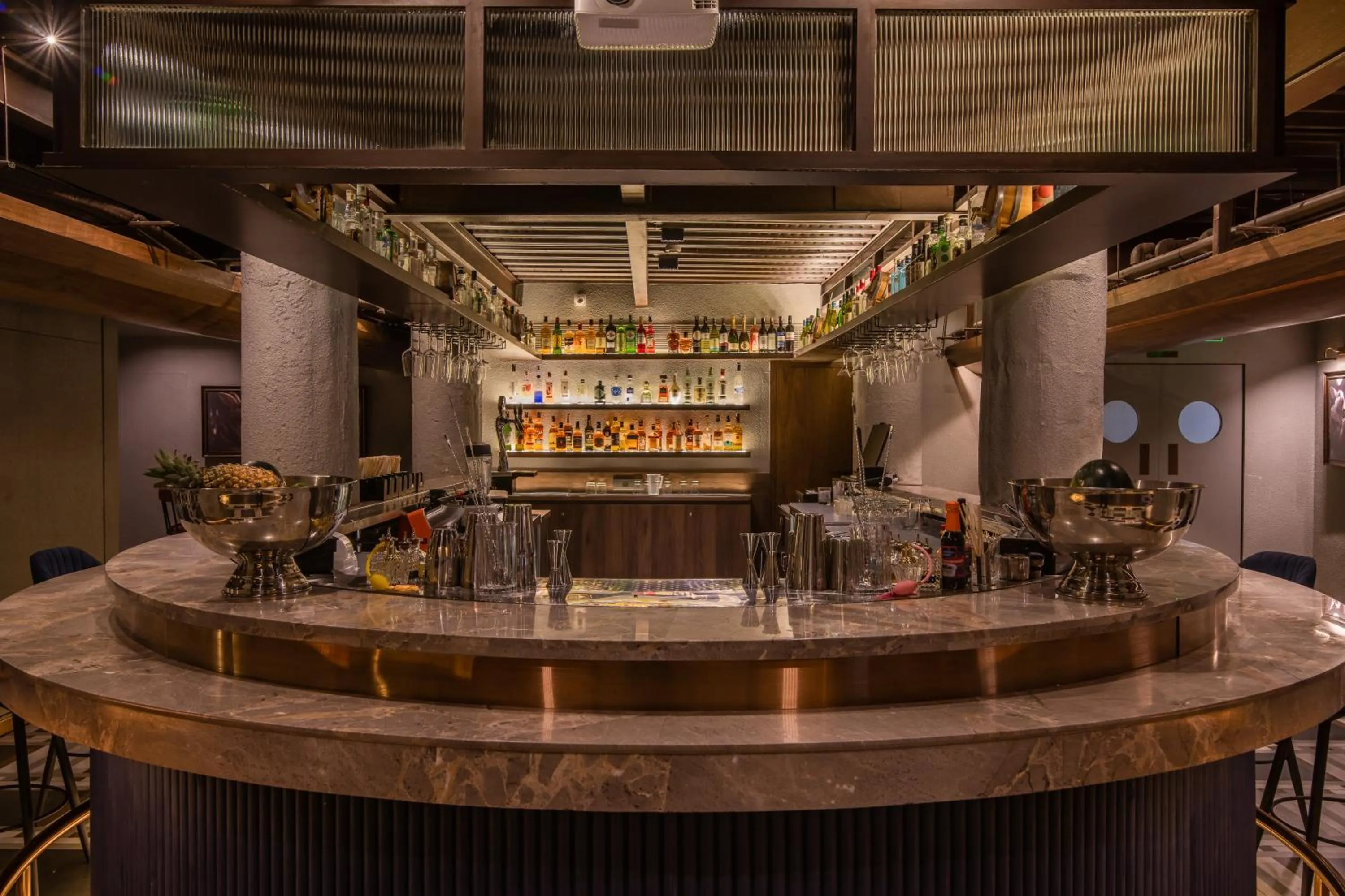Lounge or bar in 37th Crescent Hotel Bengaluru