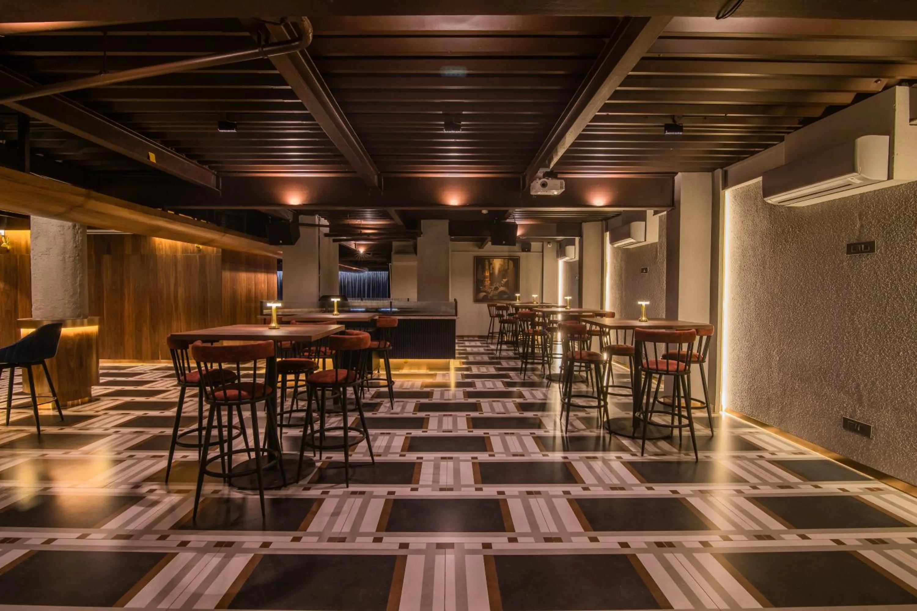 Lounge or bar in 37th Crescent Hotel Bengaluru