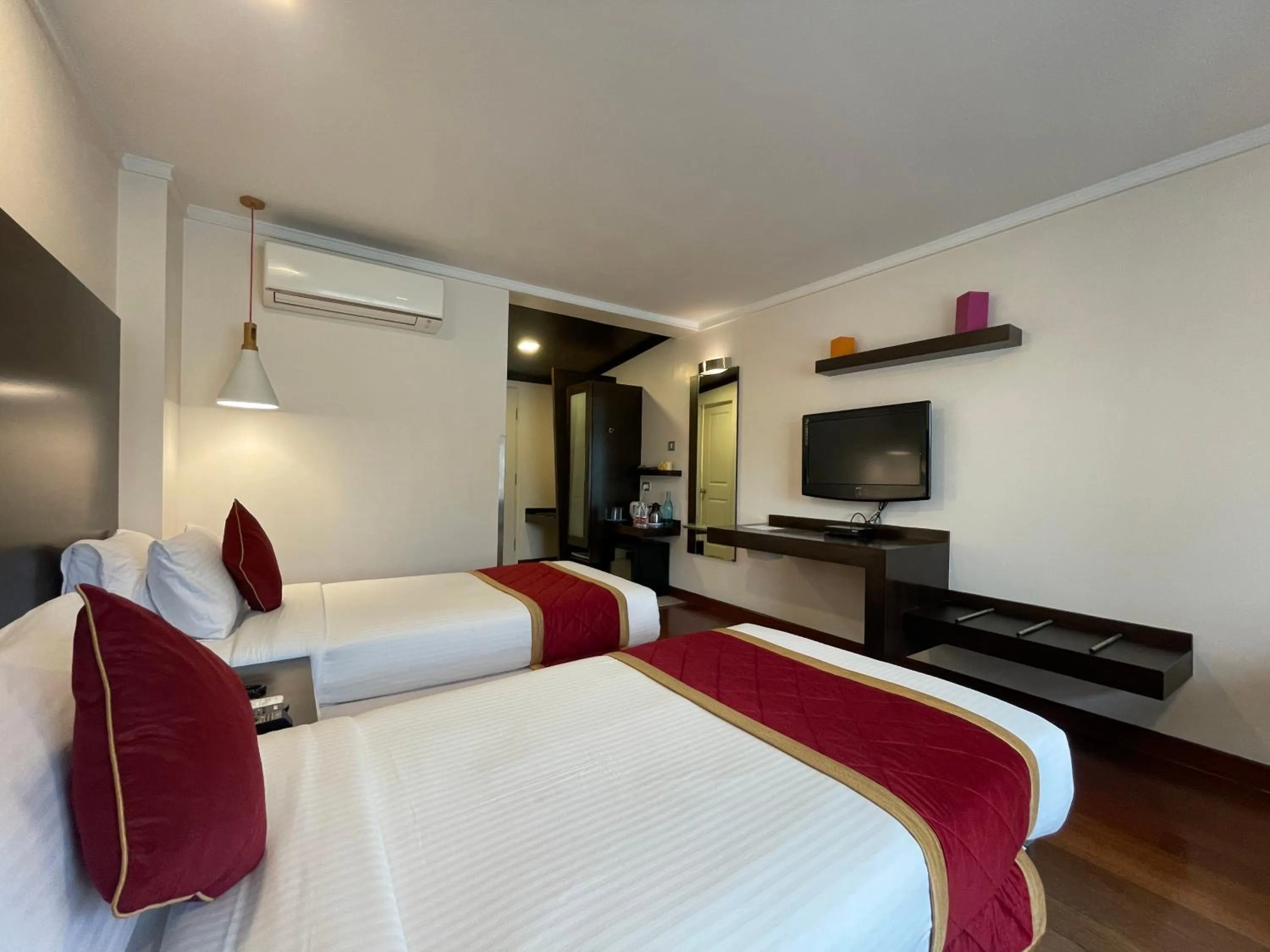 Bed in 37th Crescent Hotel Bengaluru