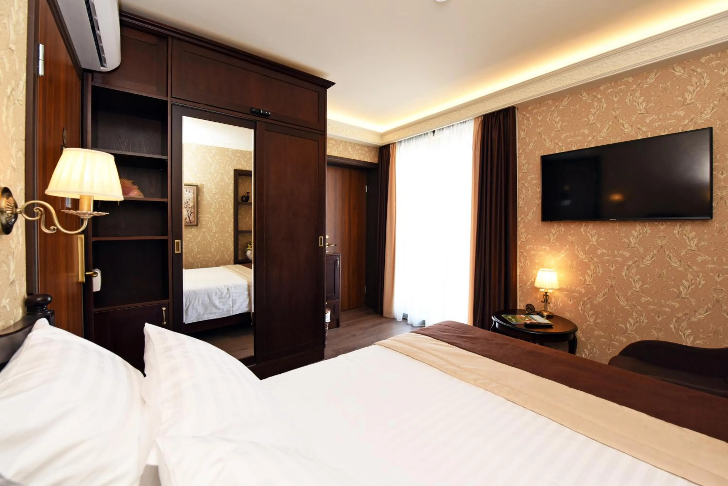 Bed in KEY for REST