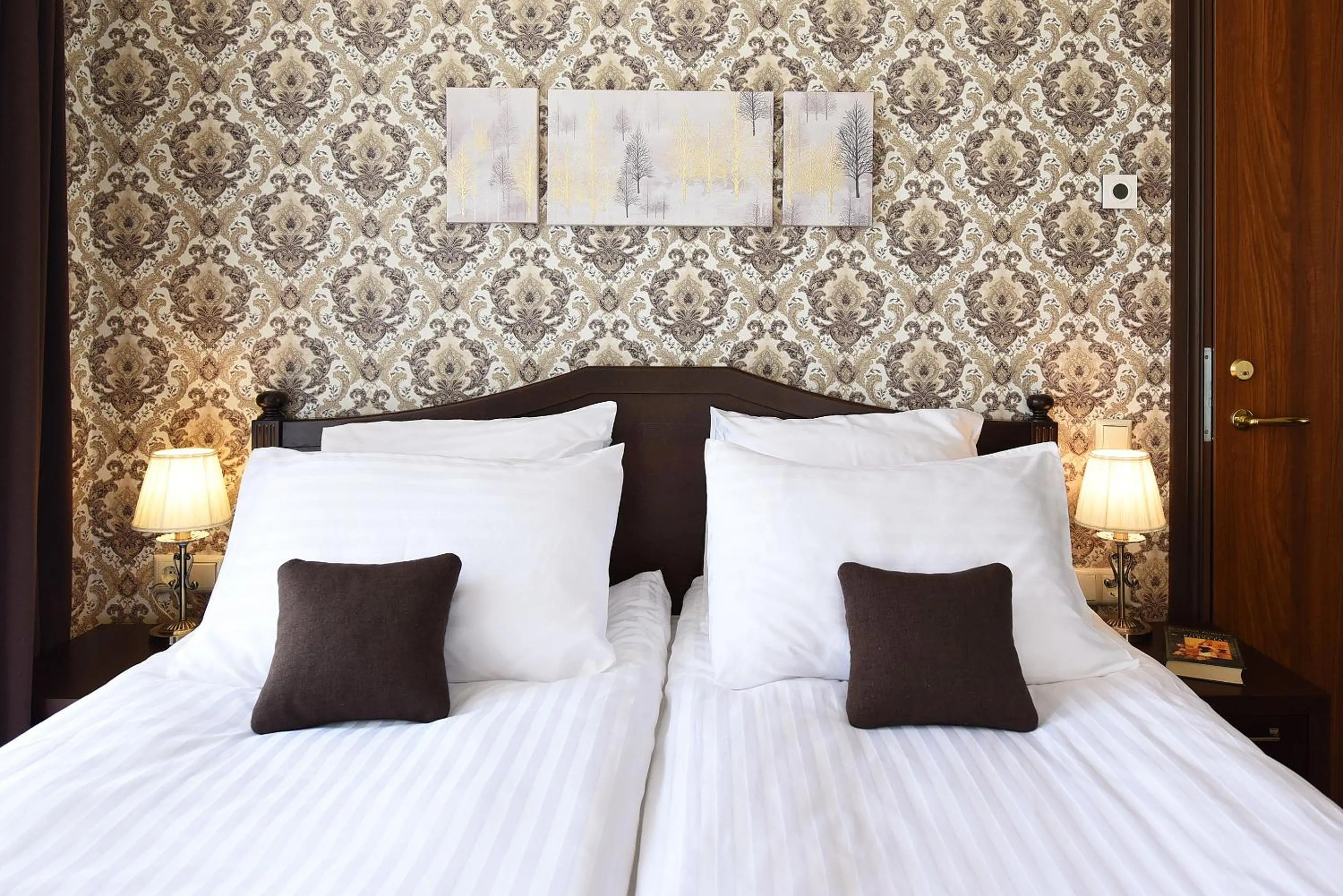 Bed in KEY for REST