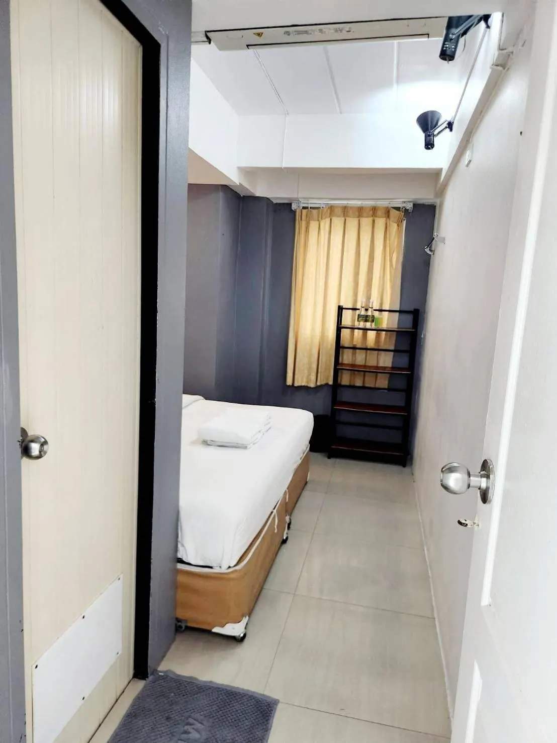 Bed in Casa Picasso Near Chabad House