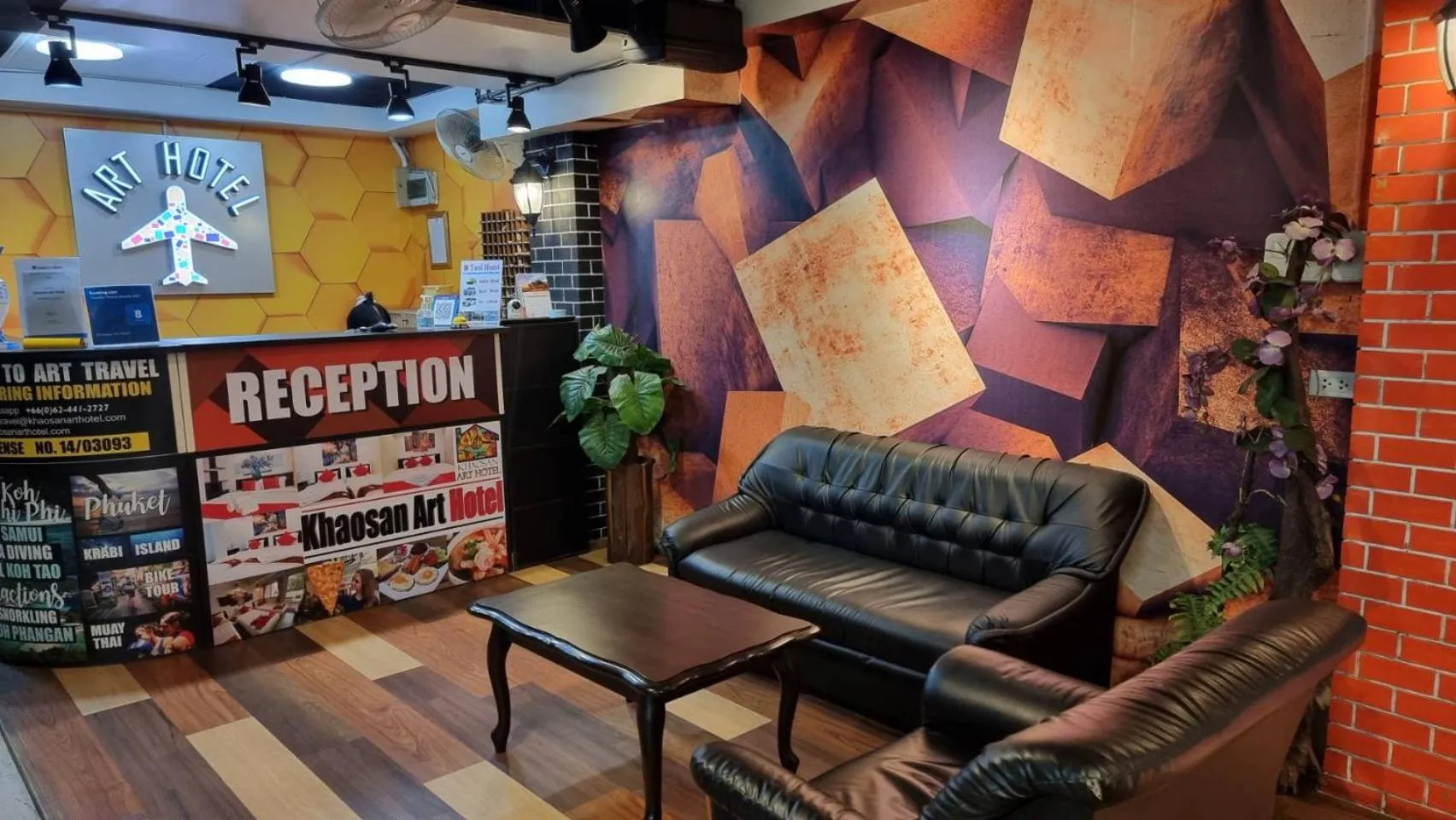 Lobby or reception in Casa Picasso Near Chabad House