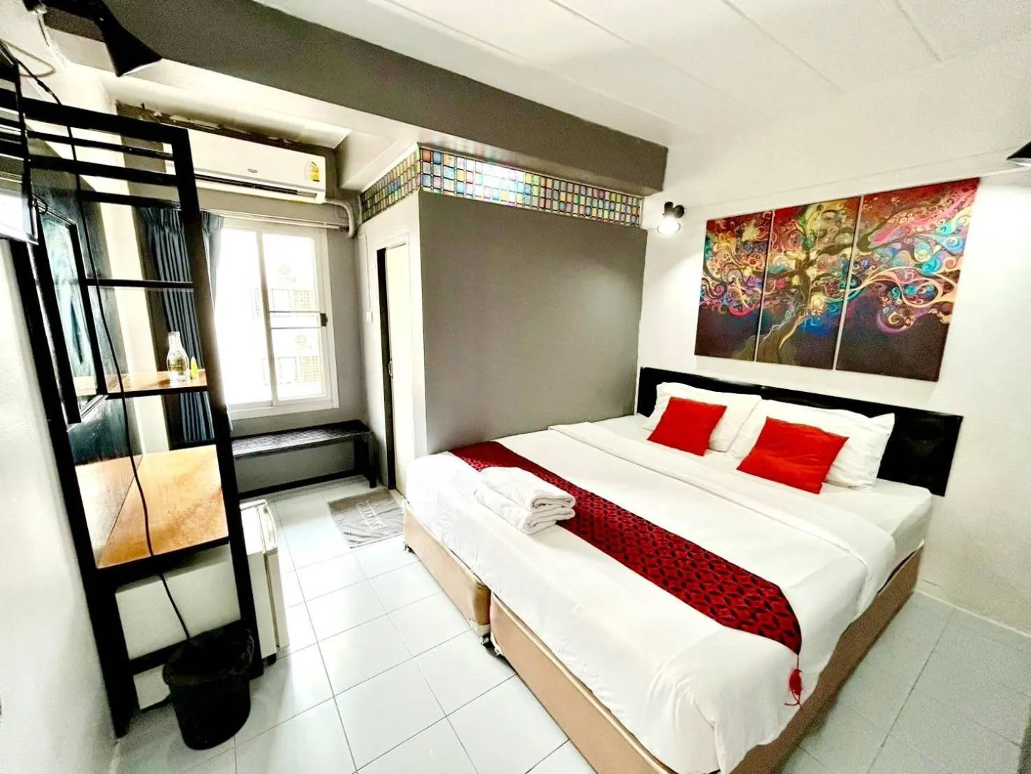 Bed in Casa Picasso Near Chabad House