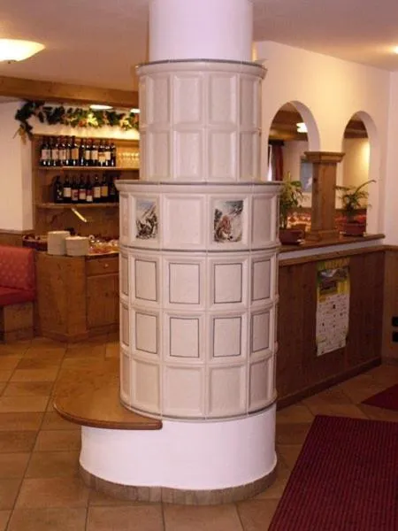 Lounge or bar in Hotel Chalet Genziana