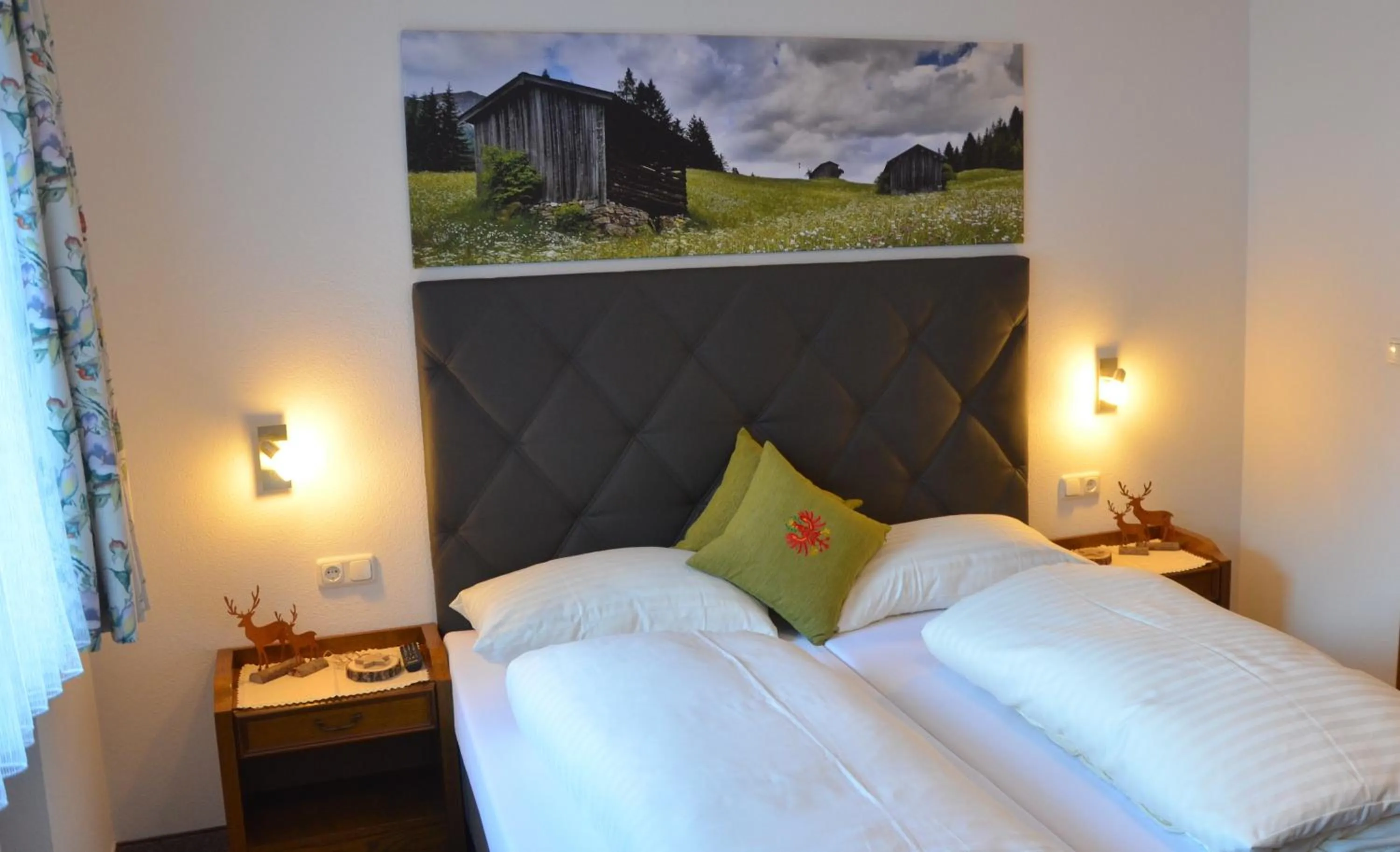 Bed in Hotel Pettneuerhof