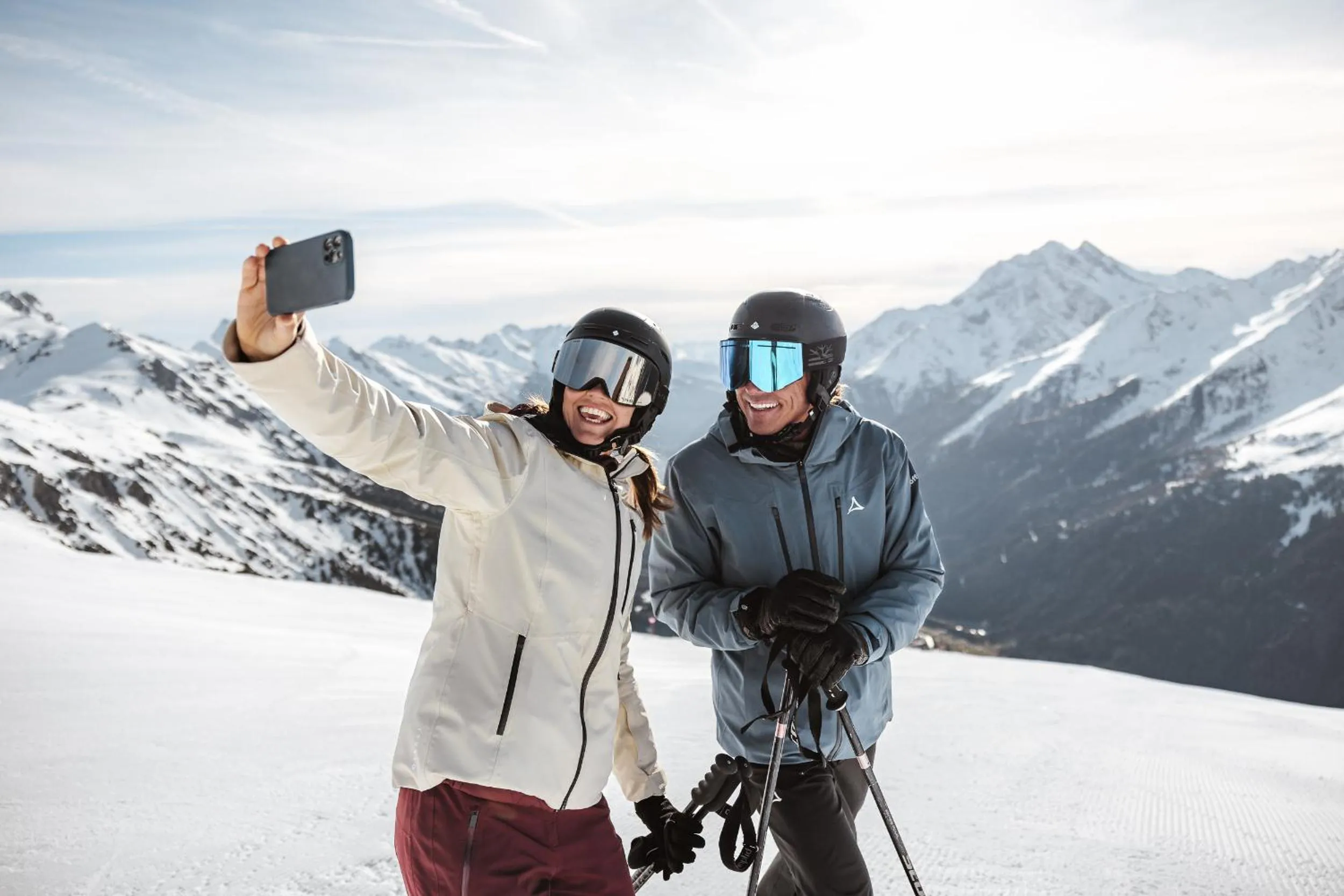 Skiing in Hotel Pettneuerhof