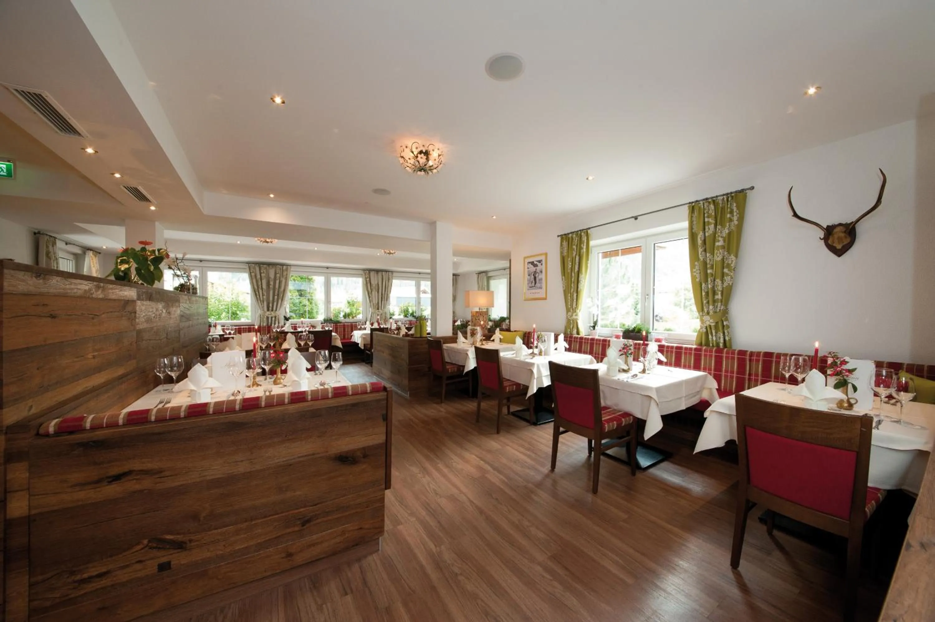 Restaurant/places to eat in Hotel Pettneuerhof