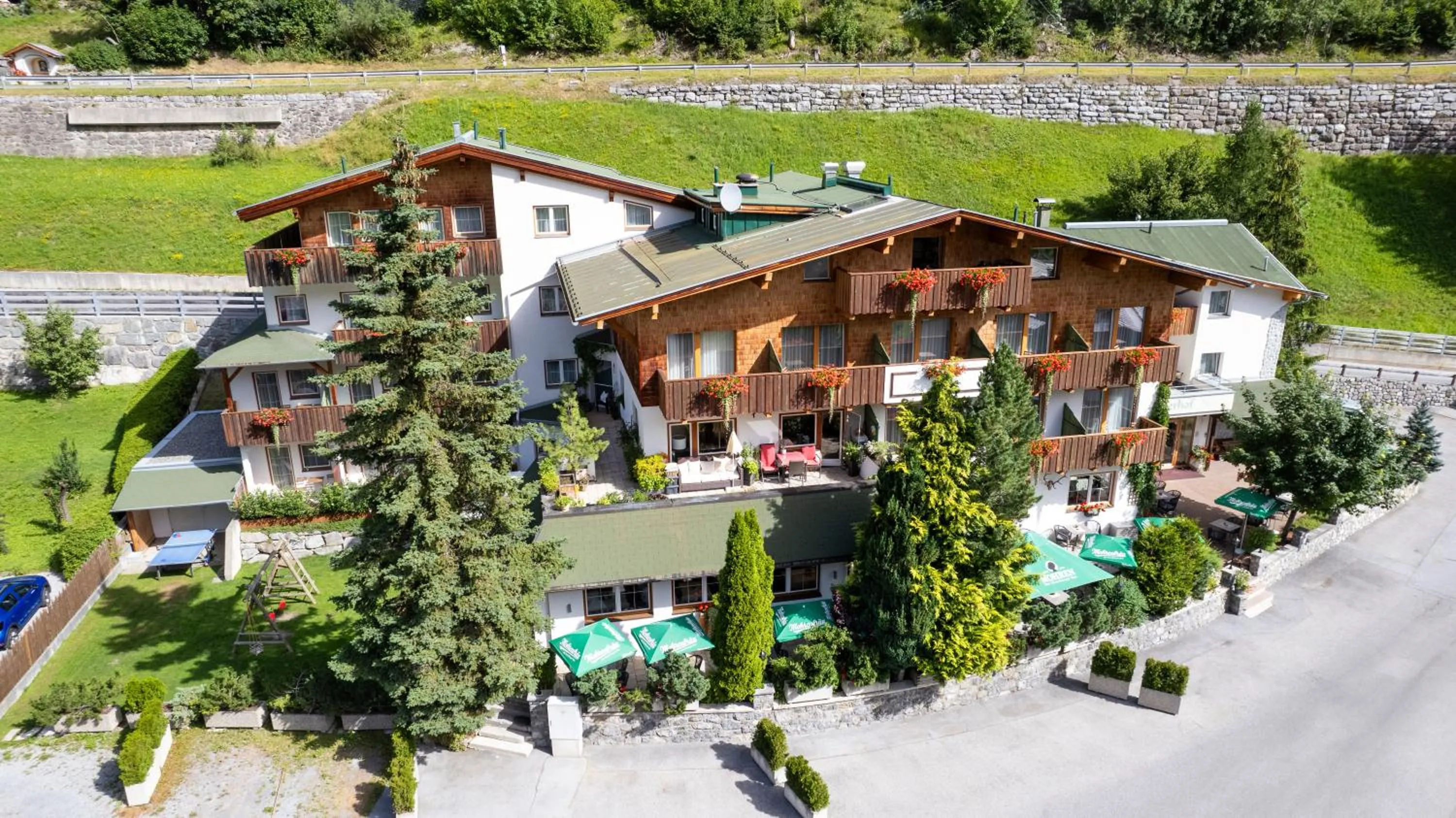 Property building in Hotel Pettneuerhof