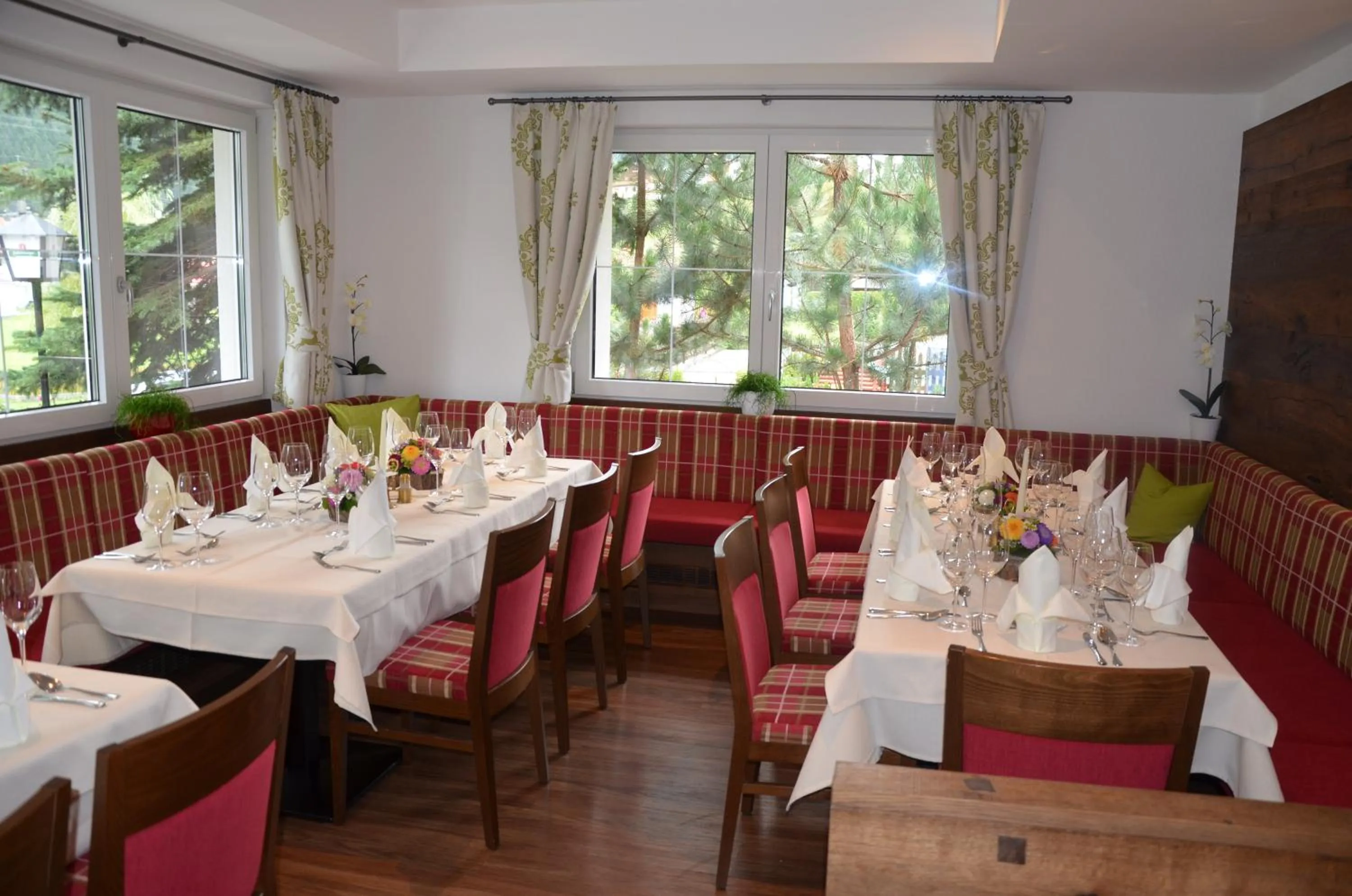 Restaurant/places to eat in Hotel Pettneuerhof