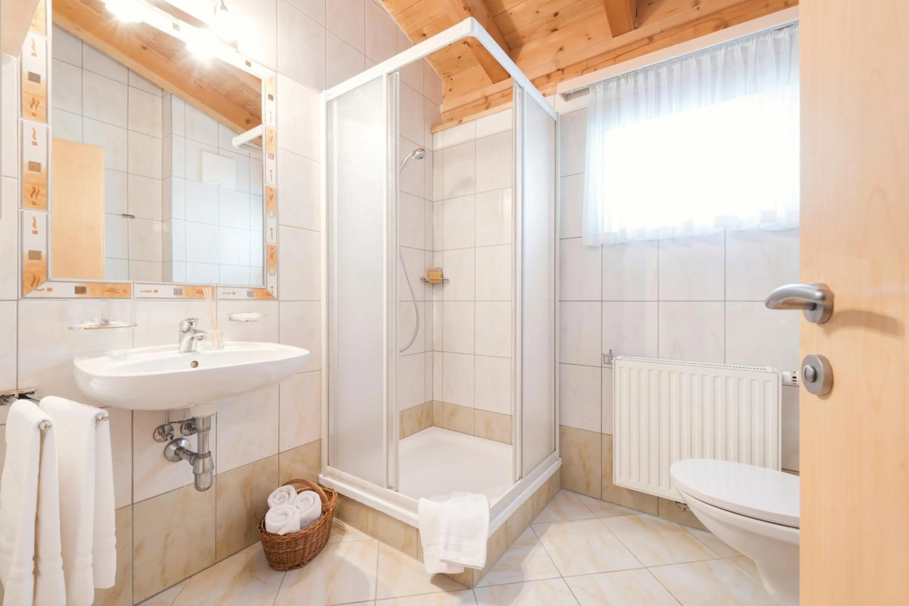 Bathroom in Hotel Pettneuerhof