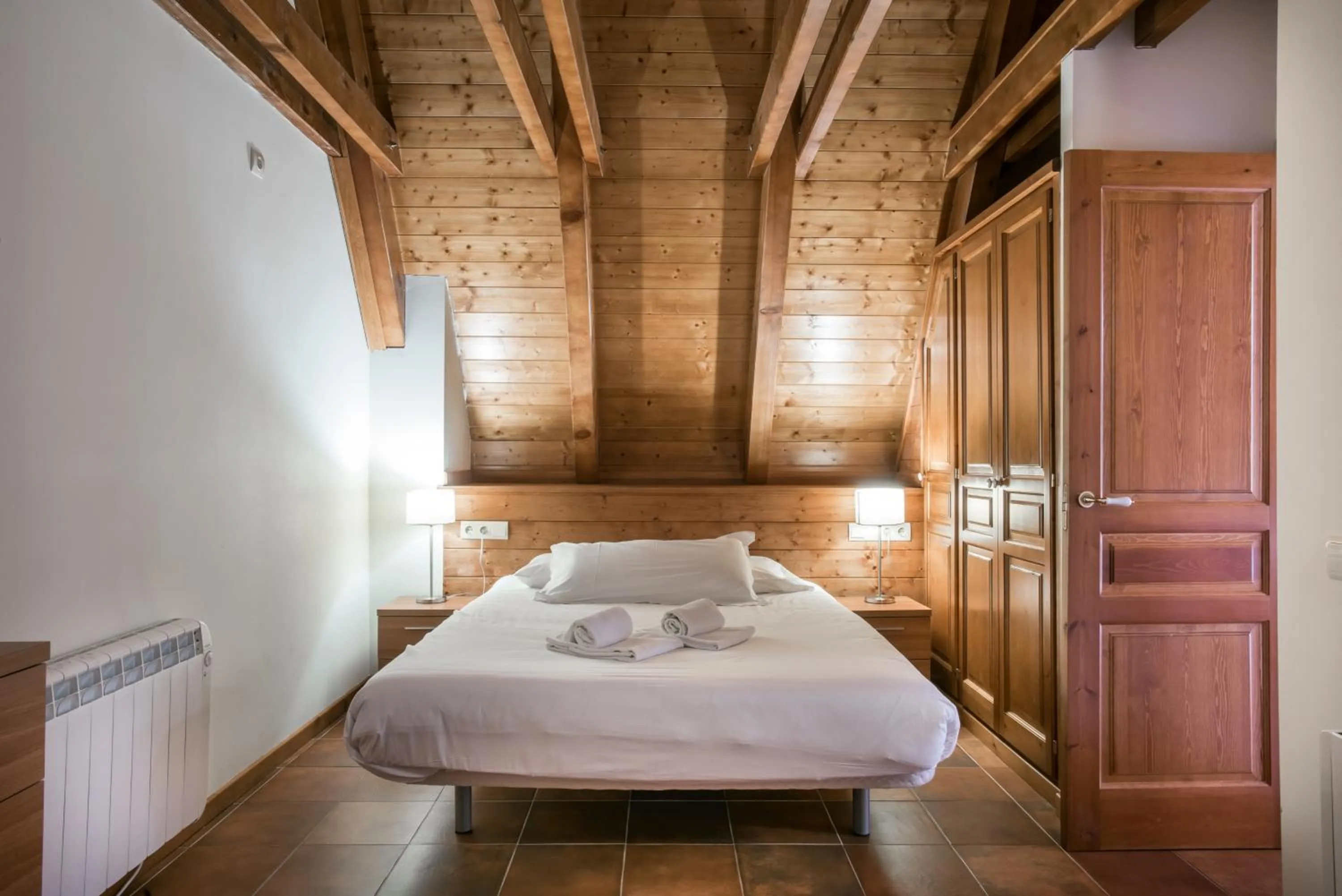 Bed in Apartamentos SNÖ Mont Romies Unhola