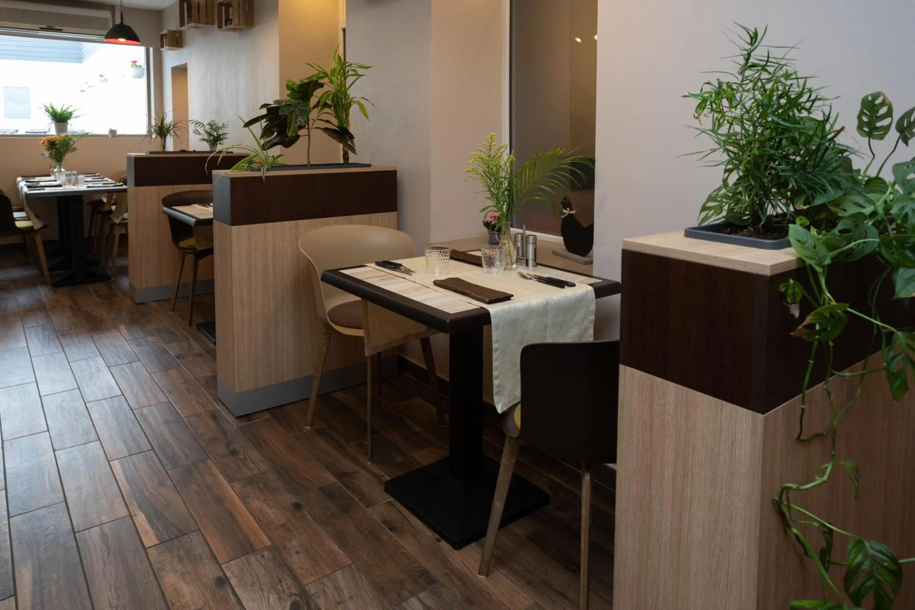 Restaurant/places to eat in Logis-Hôtel & Restaurant LE CARNOT