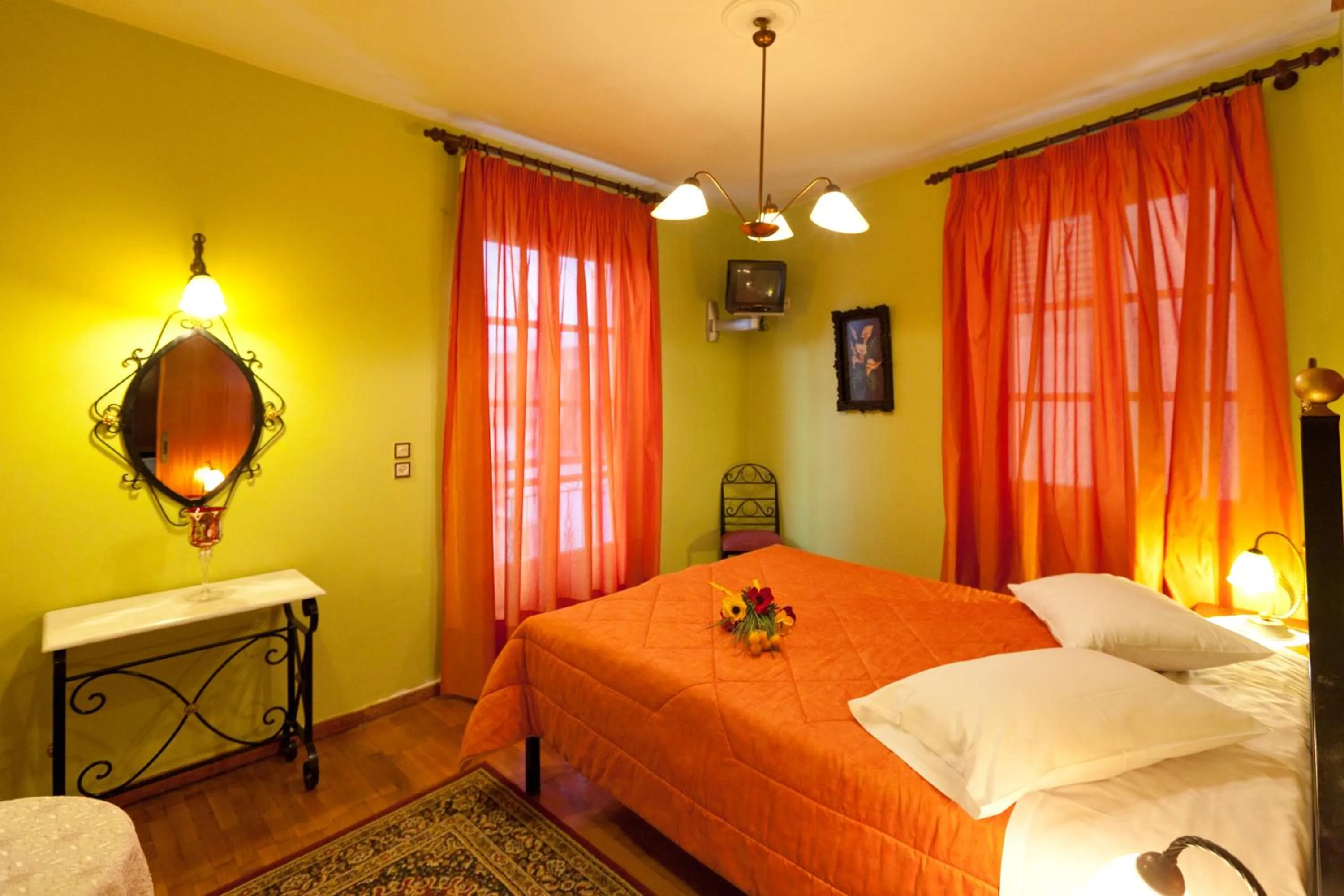 Photo of the whole room, Bed in Pension Eleni