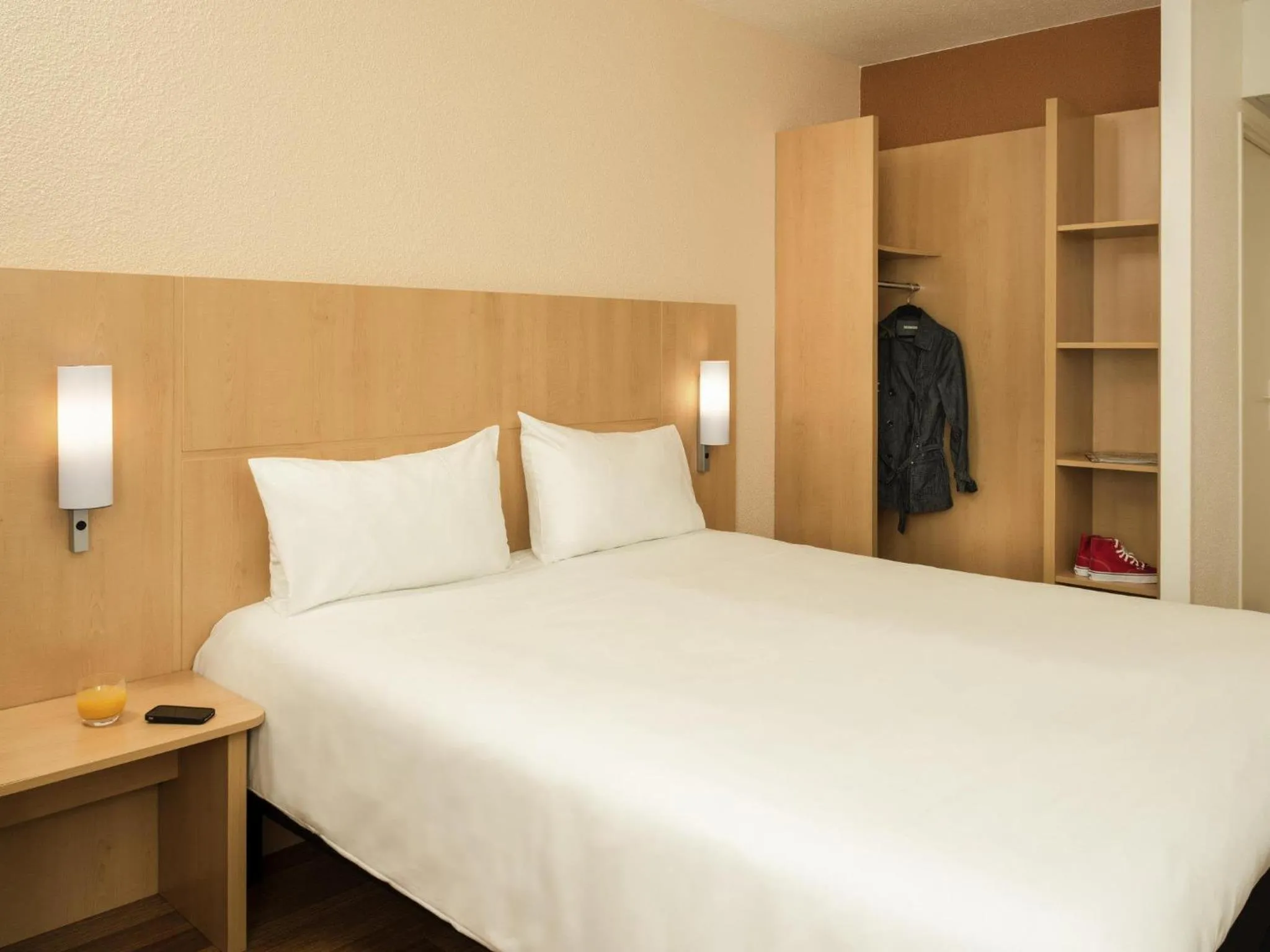 Bedroom, Bed in ibis Nogent Sur Marne RÉNOVÉ EN 2025