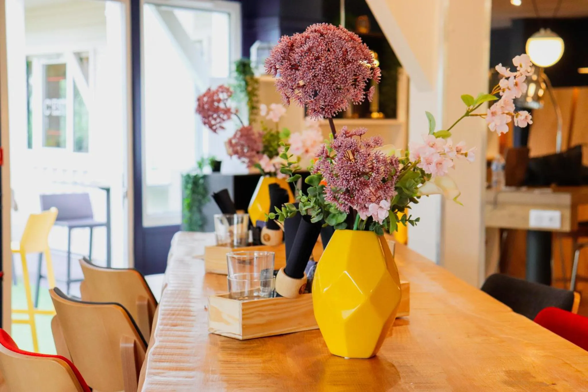 Dining area in ibis Nogent Sur Marne RÉNOVÉ EN 2025
