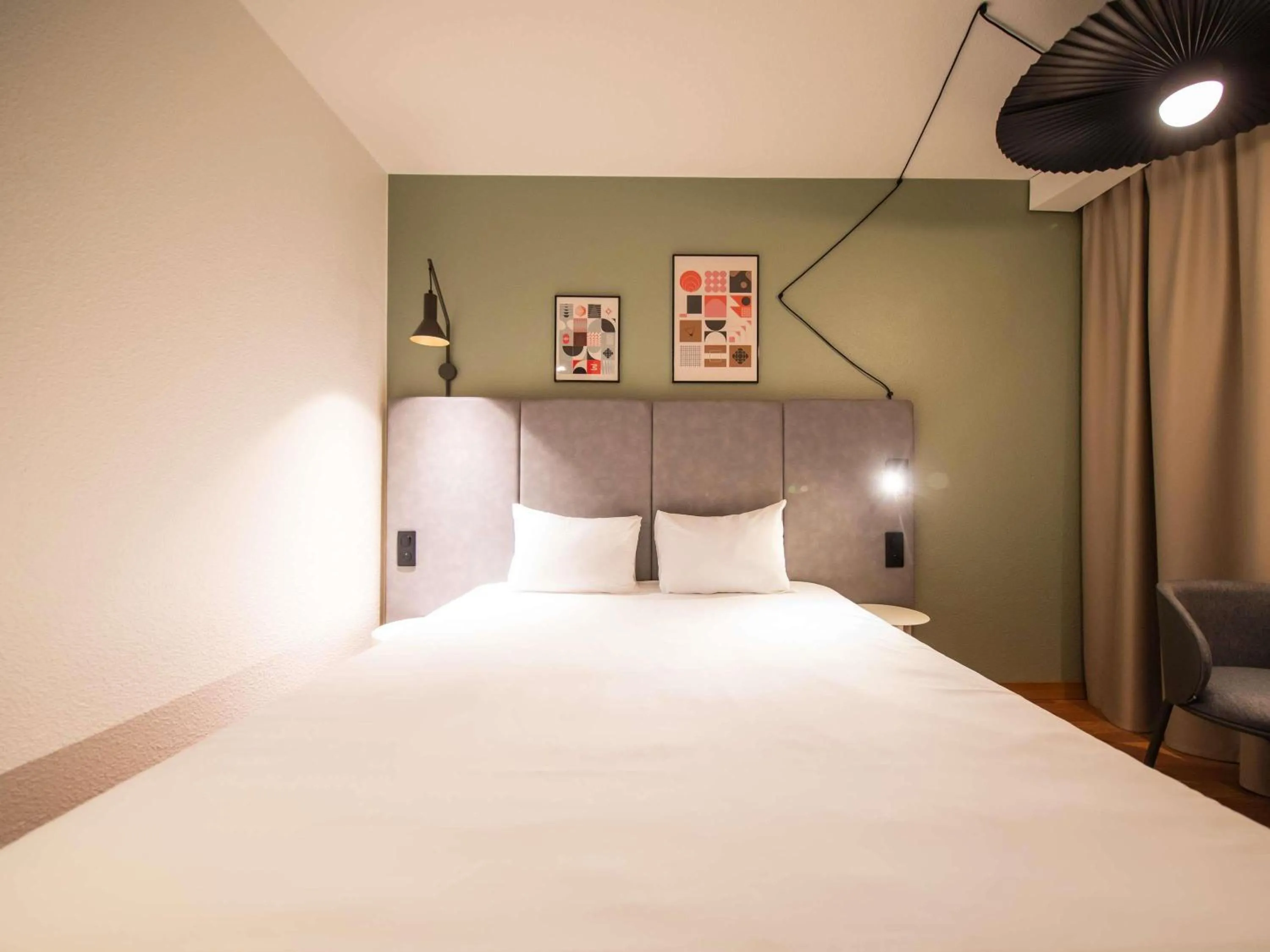 Bedroom, Bed in ibis Nogent Sur Marne RÉNOVÉ EN 2025
