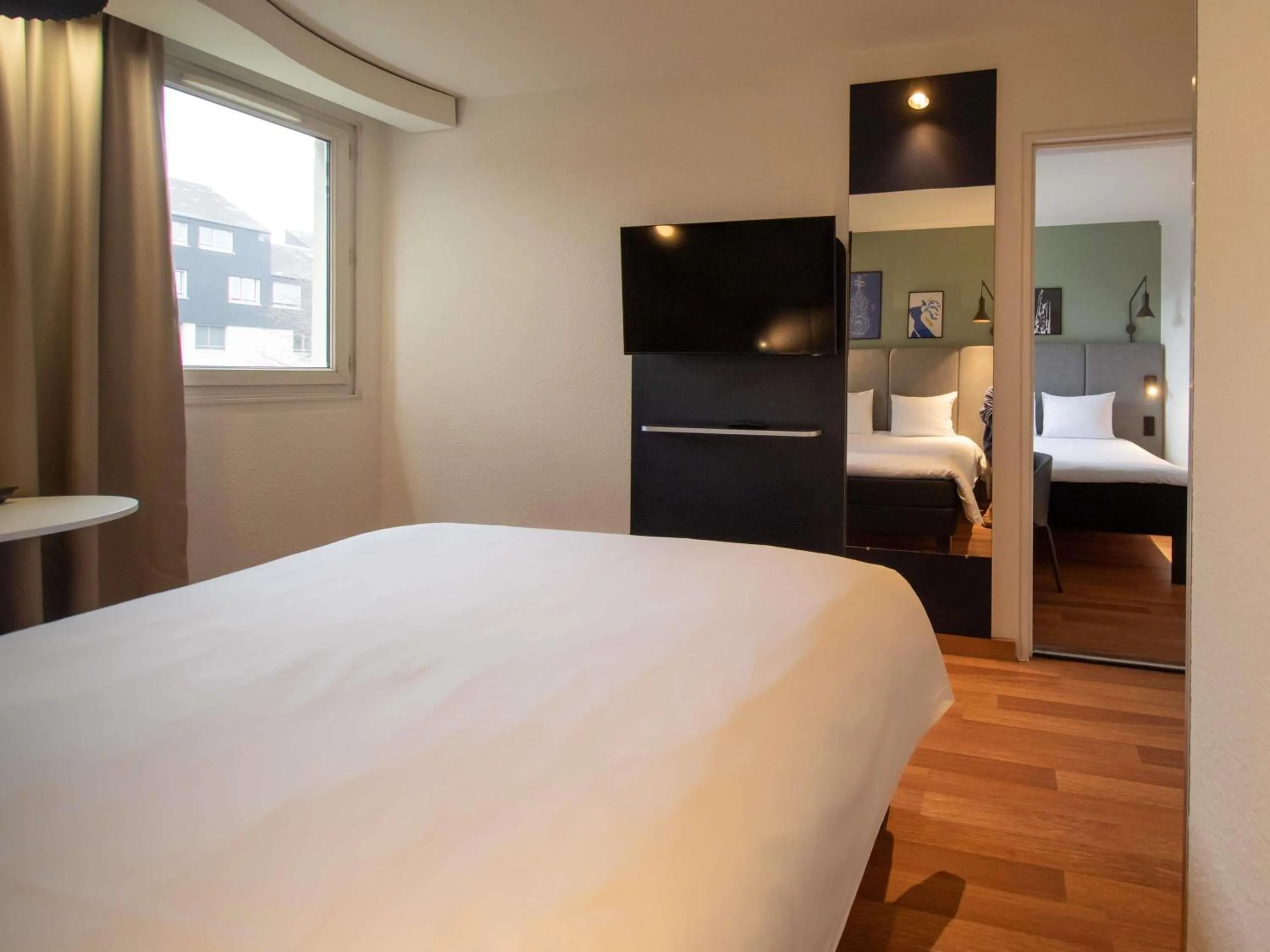 Bedroom, Bed in ibis Nogent Sur Marne RÉNOVÉ EN 2025