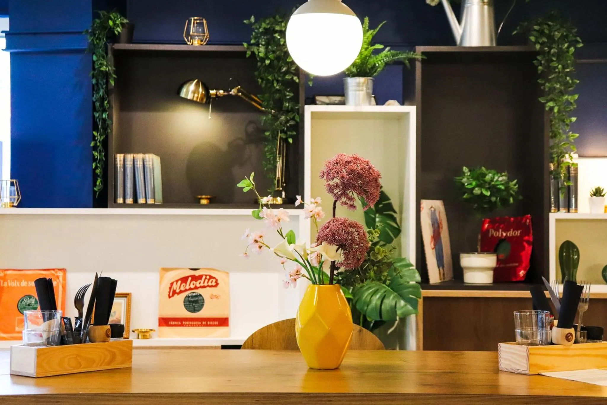 Decorative detail in ibis Nogent Sur Marne RÉNOVÉ EN 2025