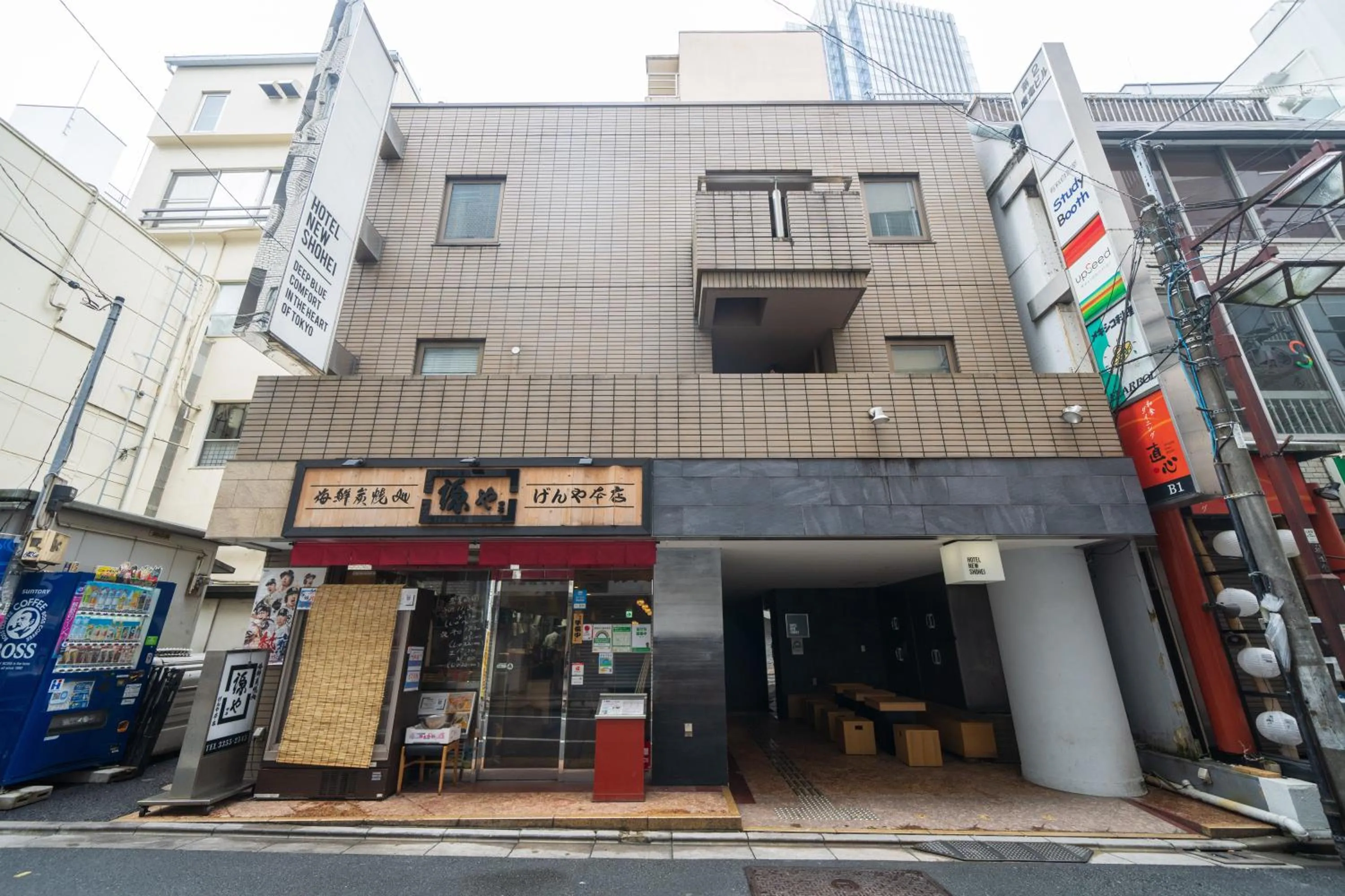Property building in Hotel New Shohei