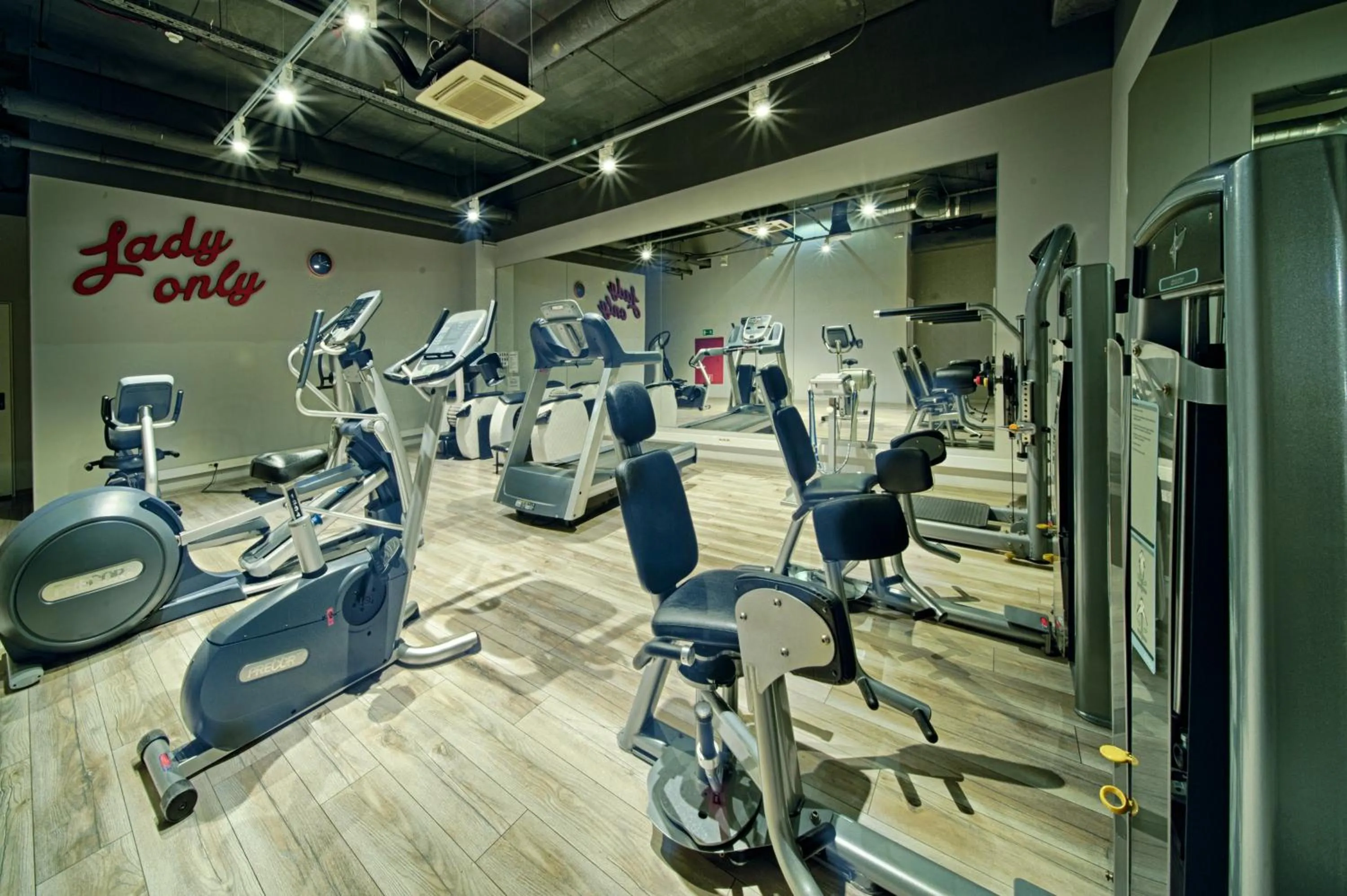 Fitness centre/facilities in SkyHotelGwarna