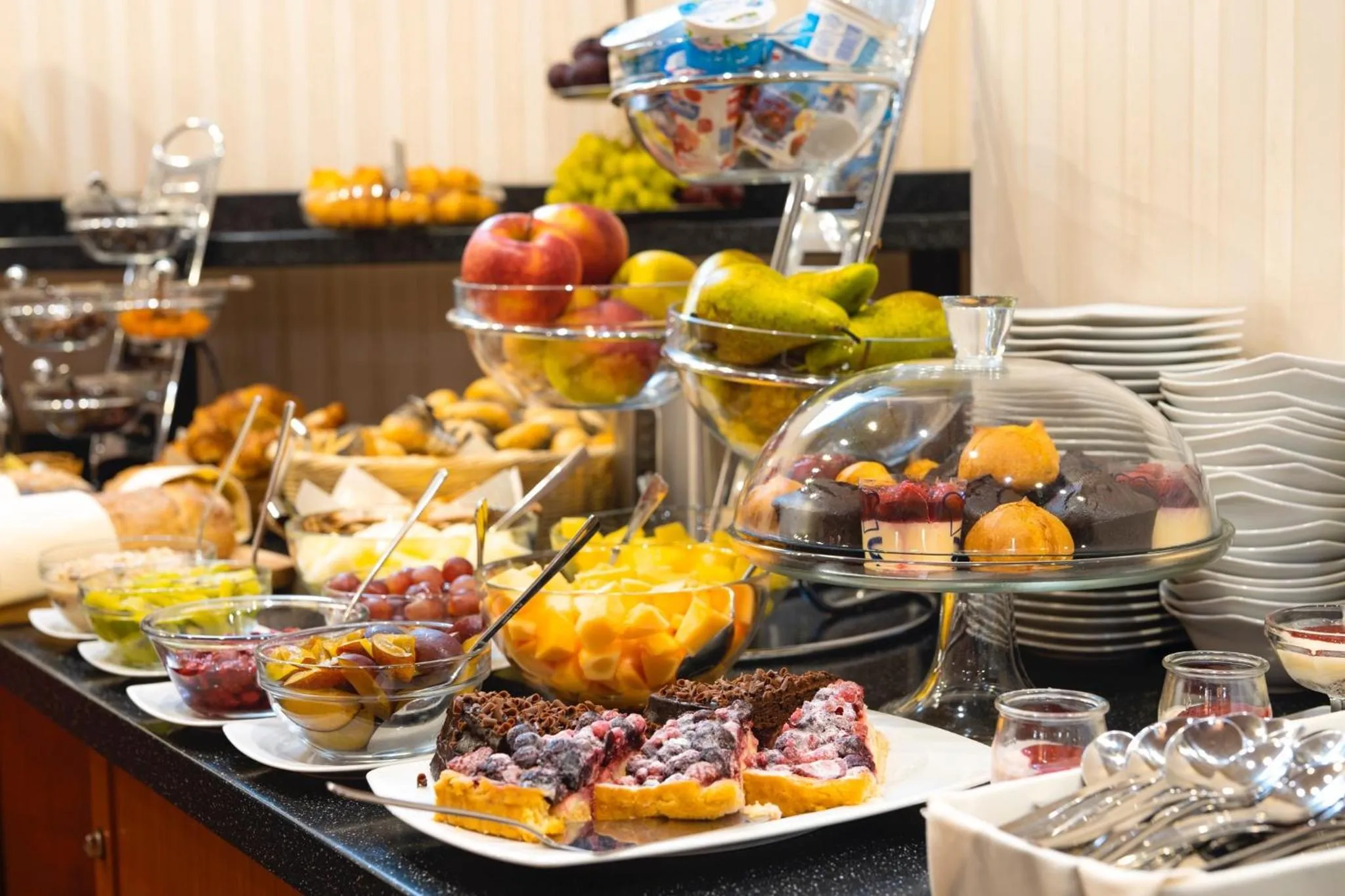 Buffet breakfast in SkyHotelGwarna