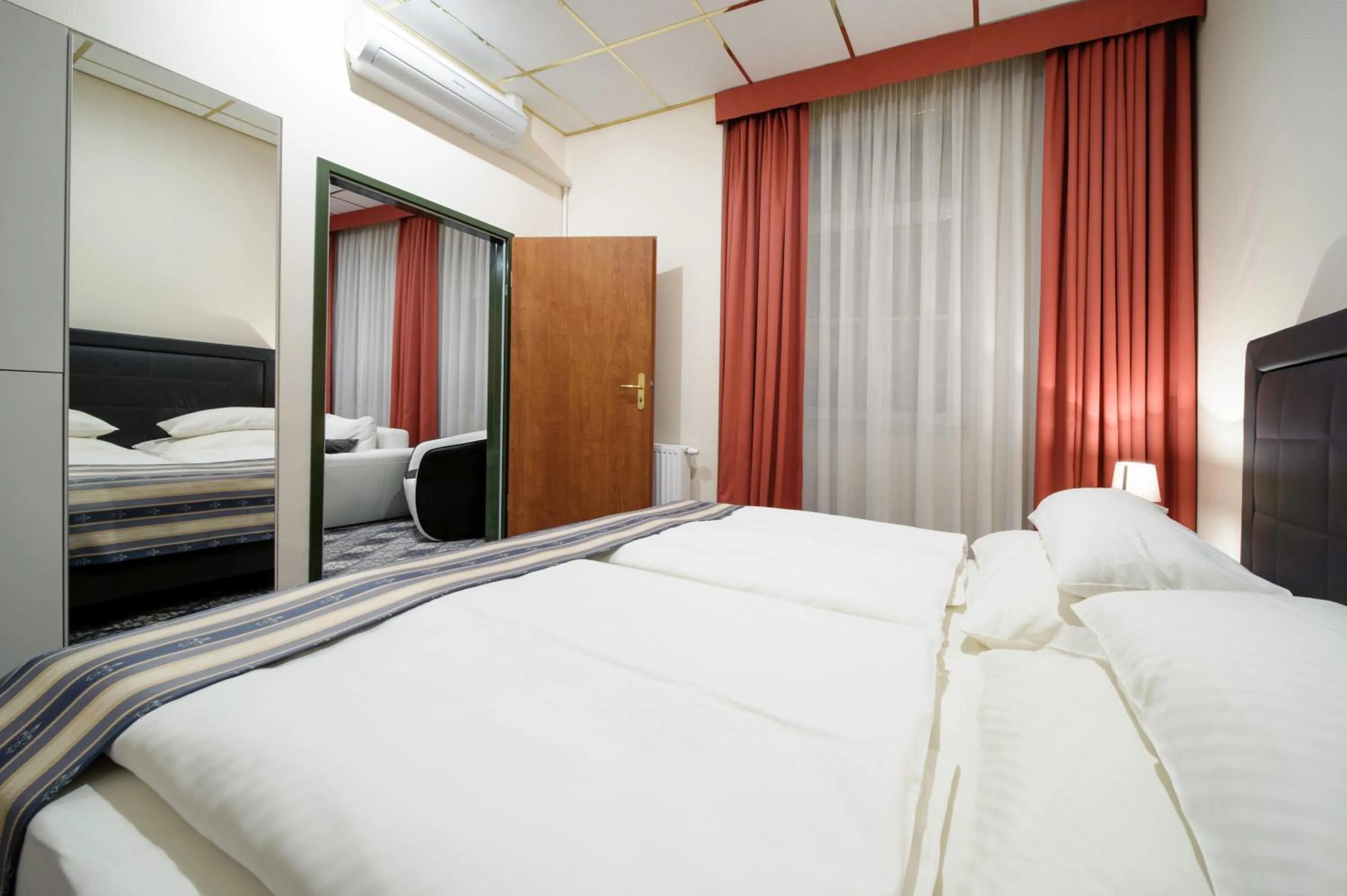 Photo of the whole room, Bed in SkyHotelGwarna