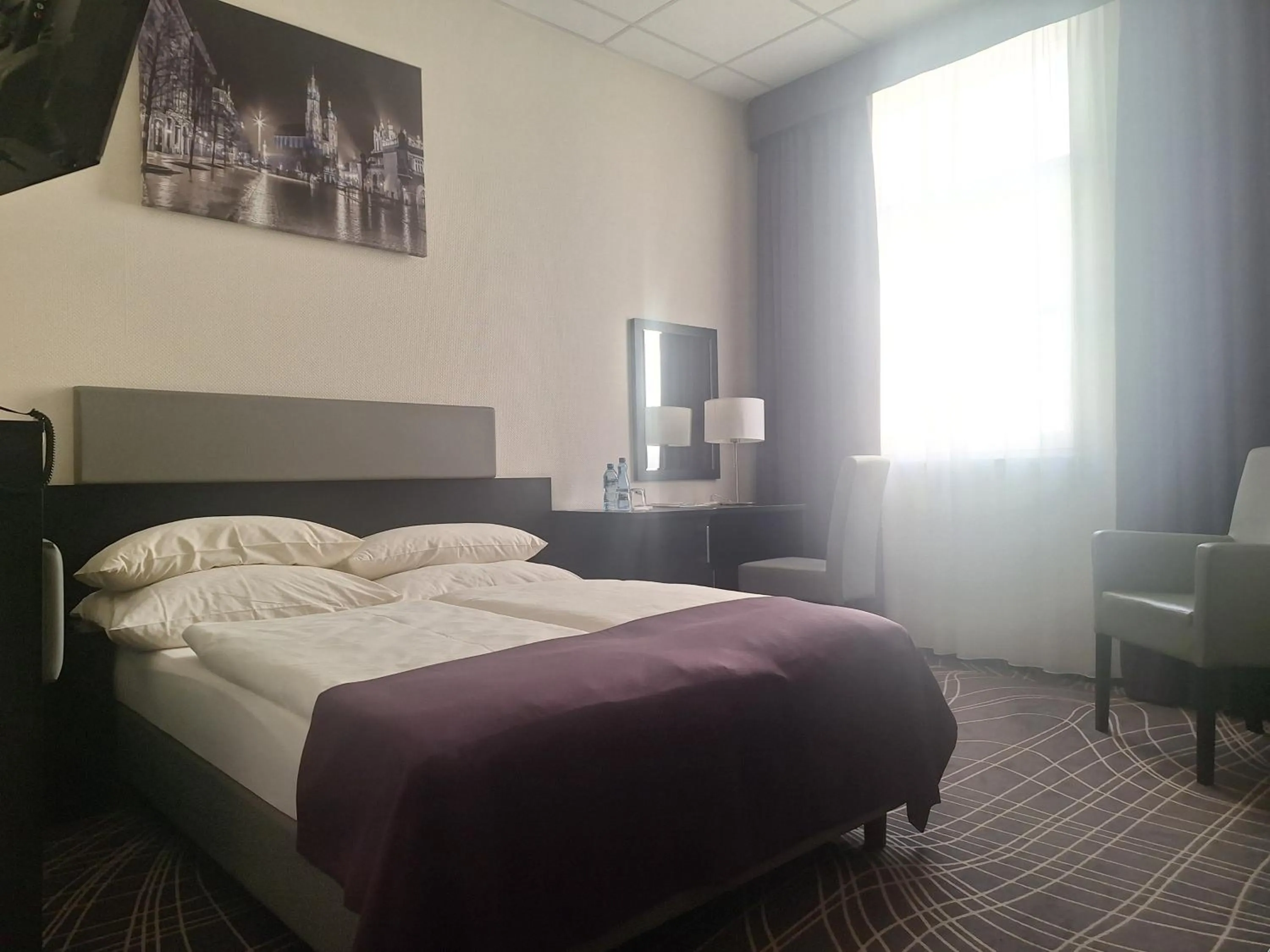 Bedroom, Bed in SkyHotelGwarna