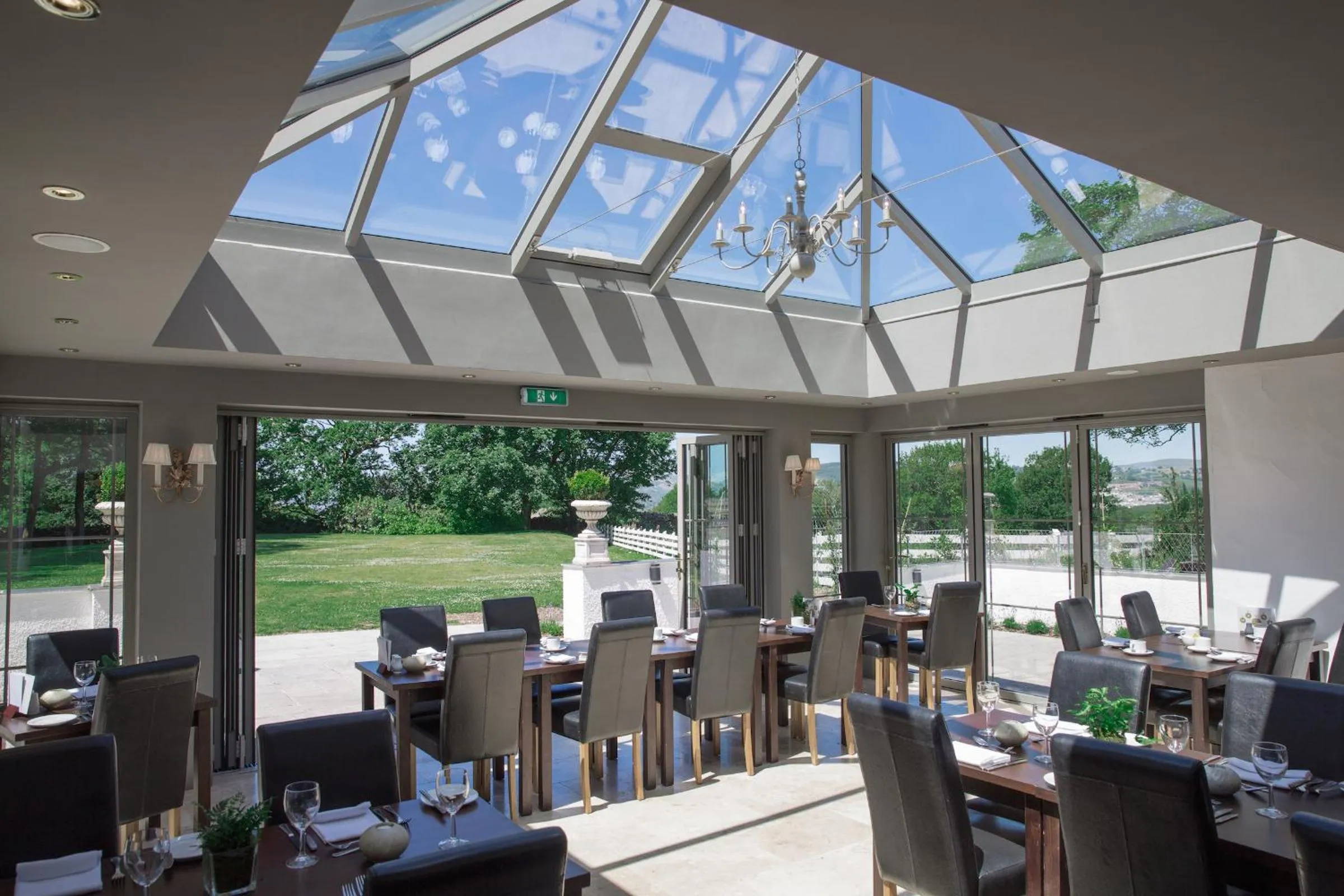 Restaurant/places to eat in Llechwen Hall