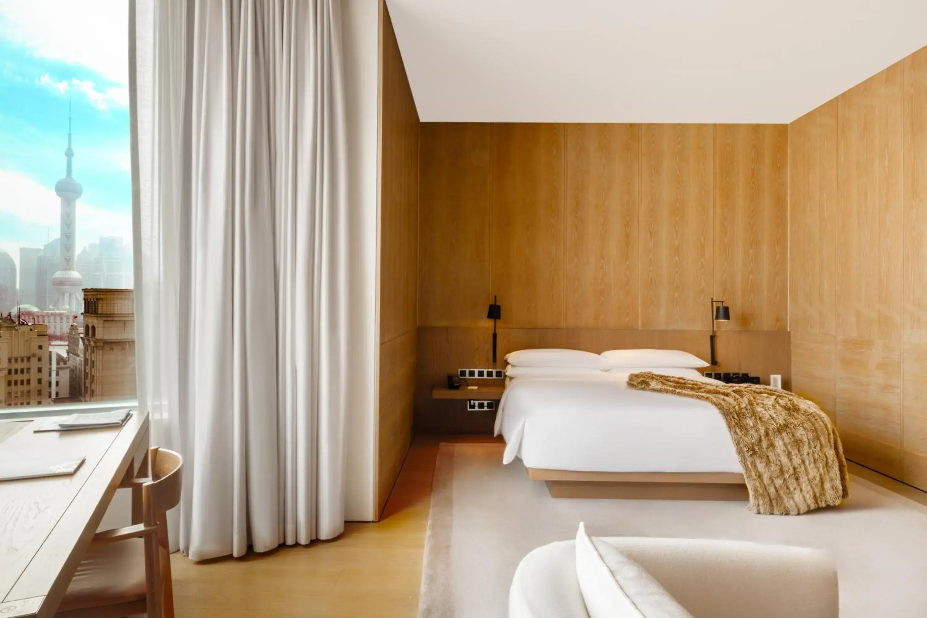 Bund View Loft in The Shanghai EDITION Bund View Loft in The Shanghai EDITION