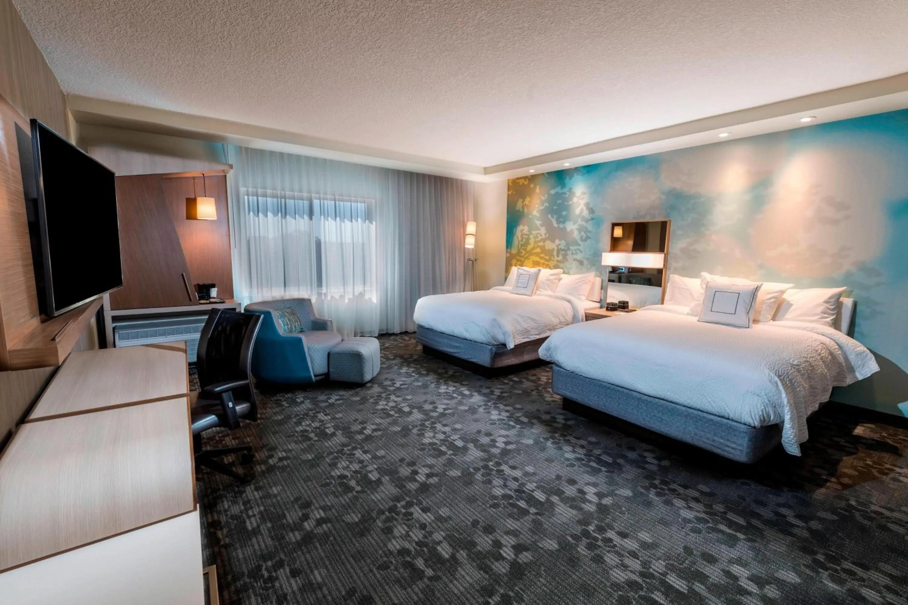 Photo of the whole room, Bed in Courtyard by Marriott Tampa Northwest/Veterans Expressway