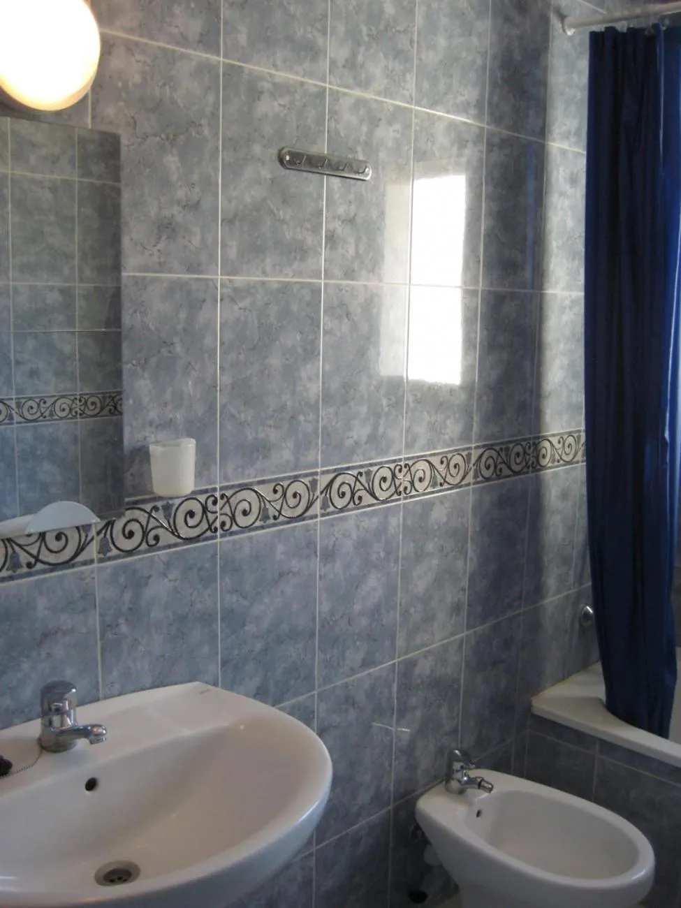 Bathroom in segovia 14