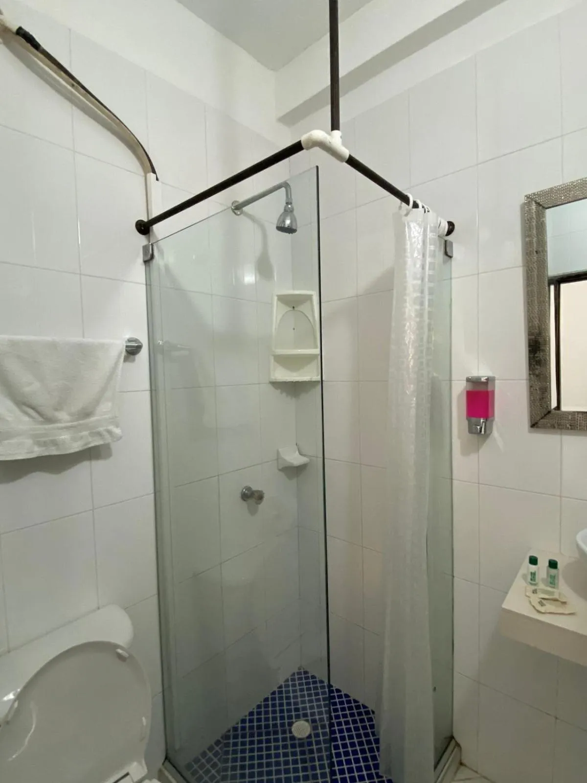 Bathroom in Patio de Getsemani