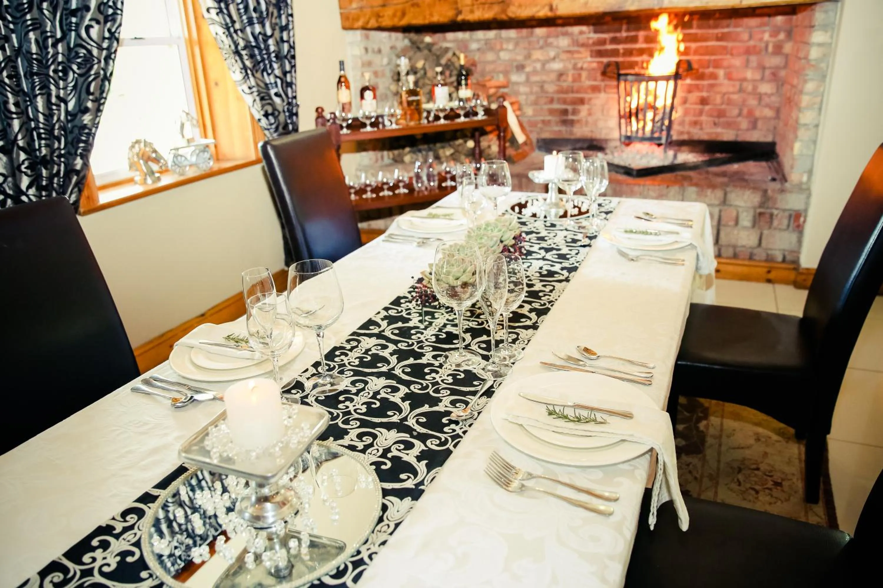 Restaurant/places to eat in Surval Boutique Olive Estate