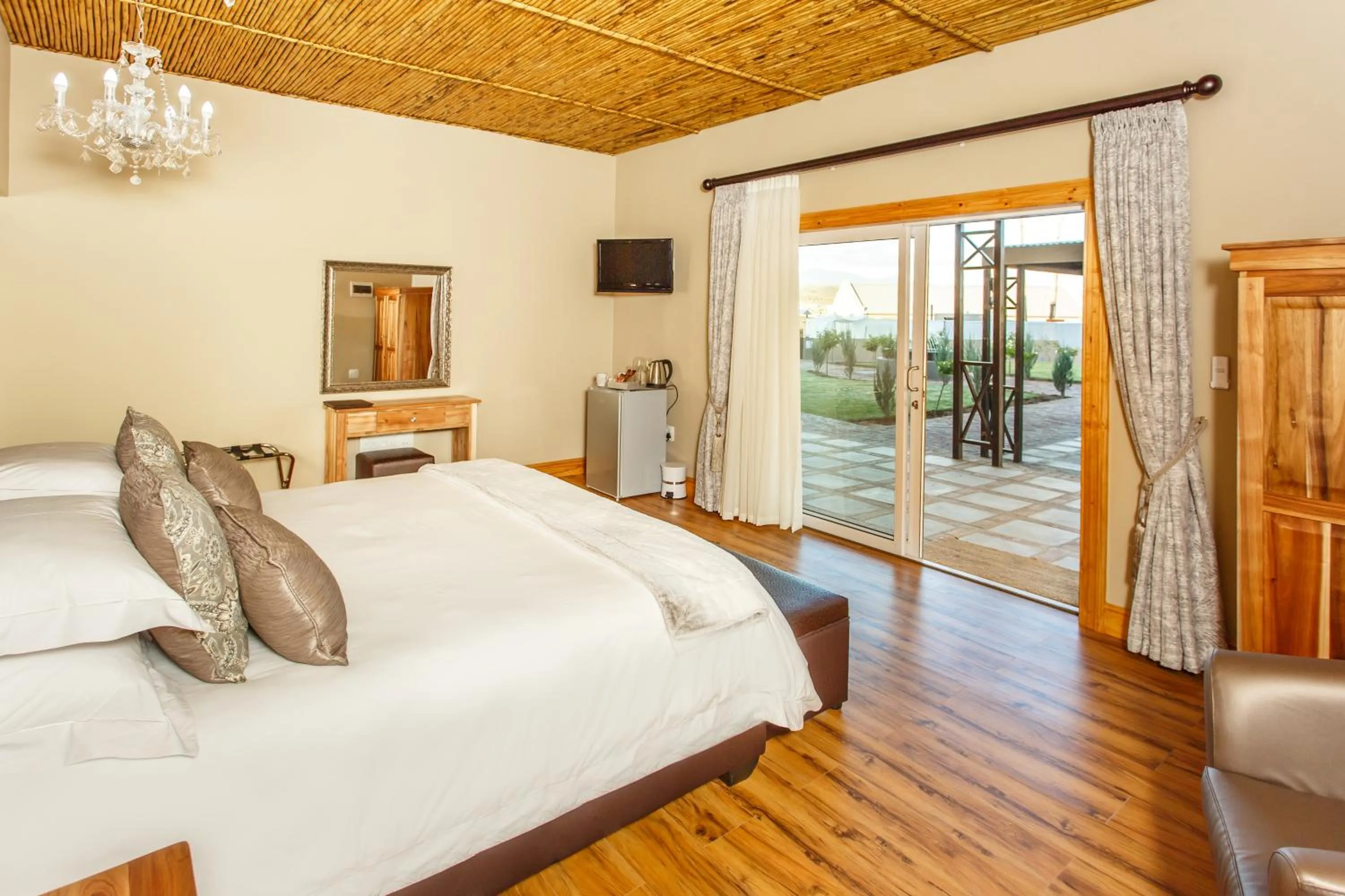 Mountain view, Bed in Surval Boutique Olive Estate