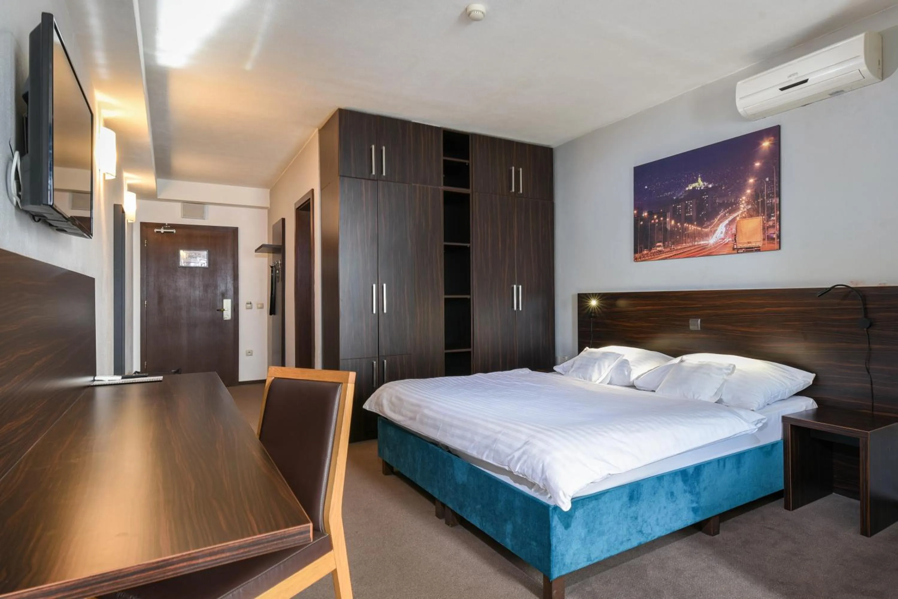 Bedroom, Bed in BOUTIQUE HOTEL11 with rooftop SPA