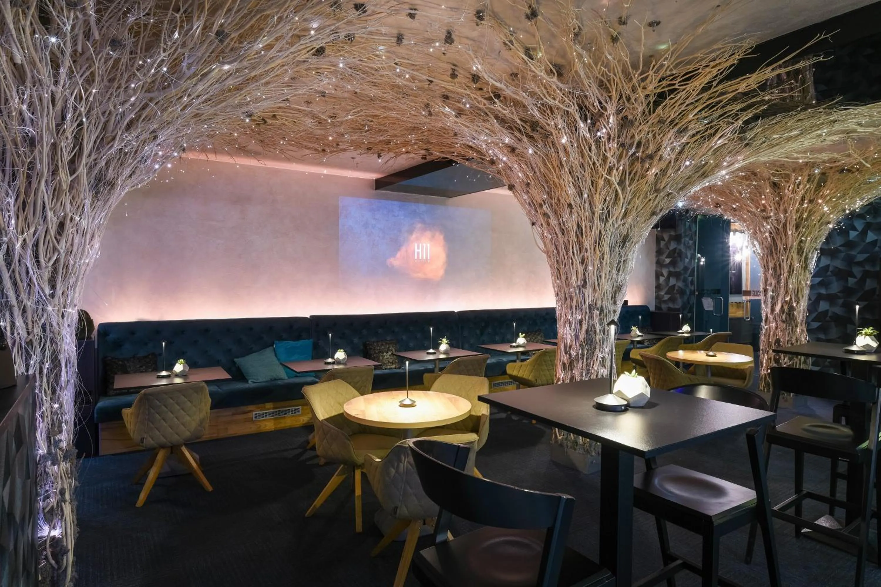 Lobby or reception in BOUTIQUE HOTEL11 with rooftop SPA