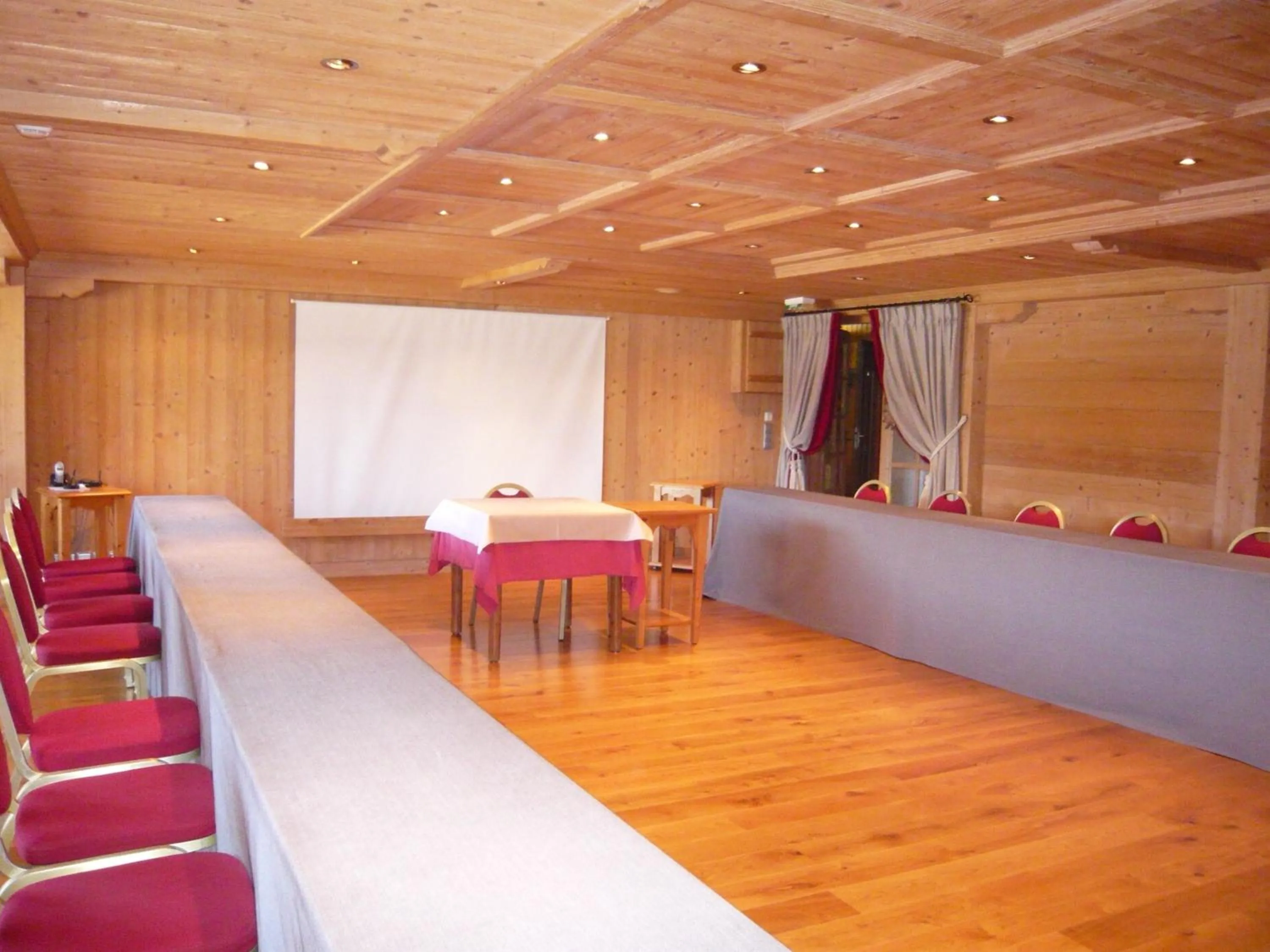 Business facilities in Aux Ducs de Savoie