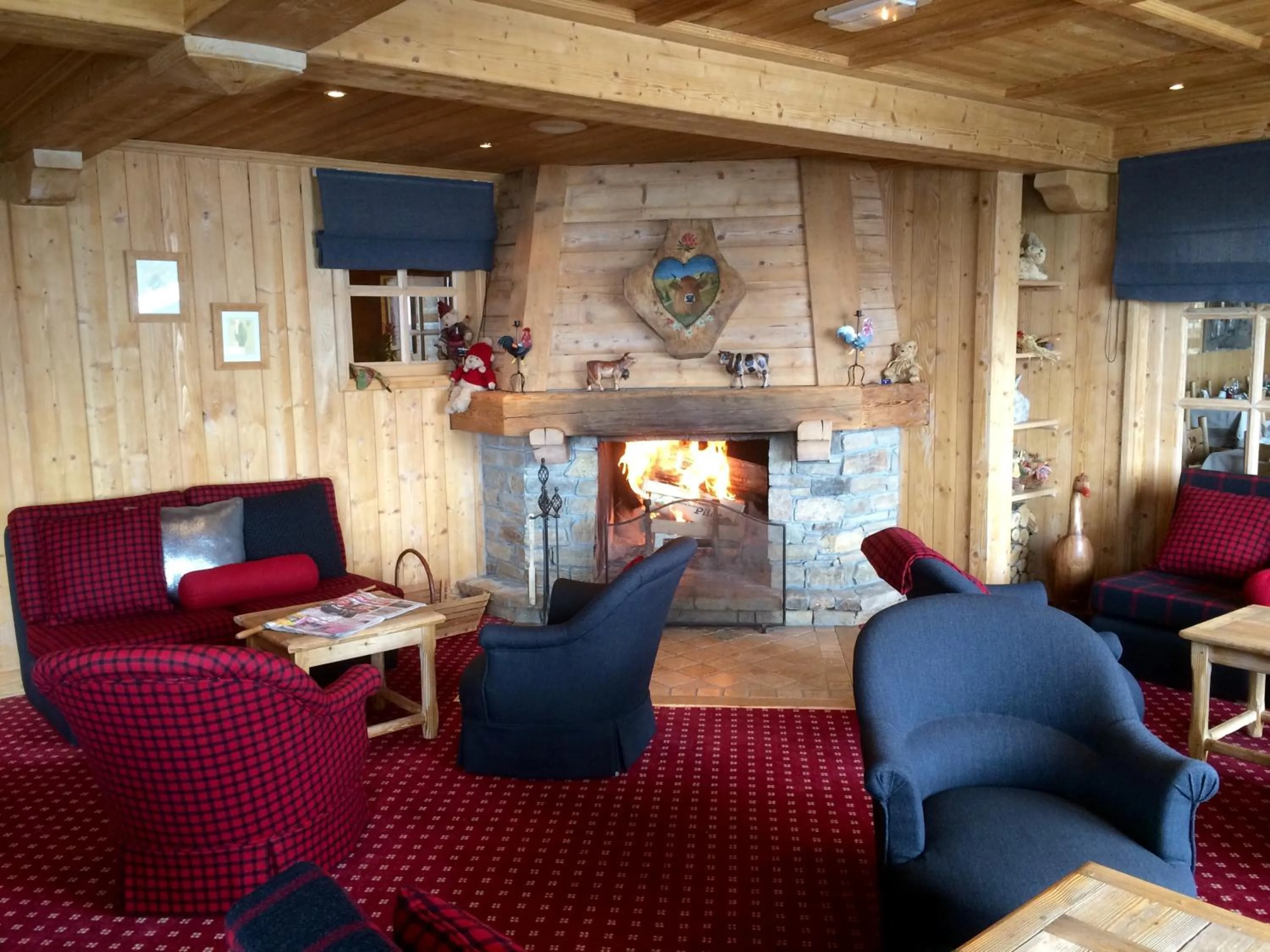 Communal lounge/ TV room in Aux Ducs de Savoie