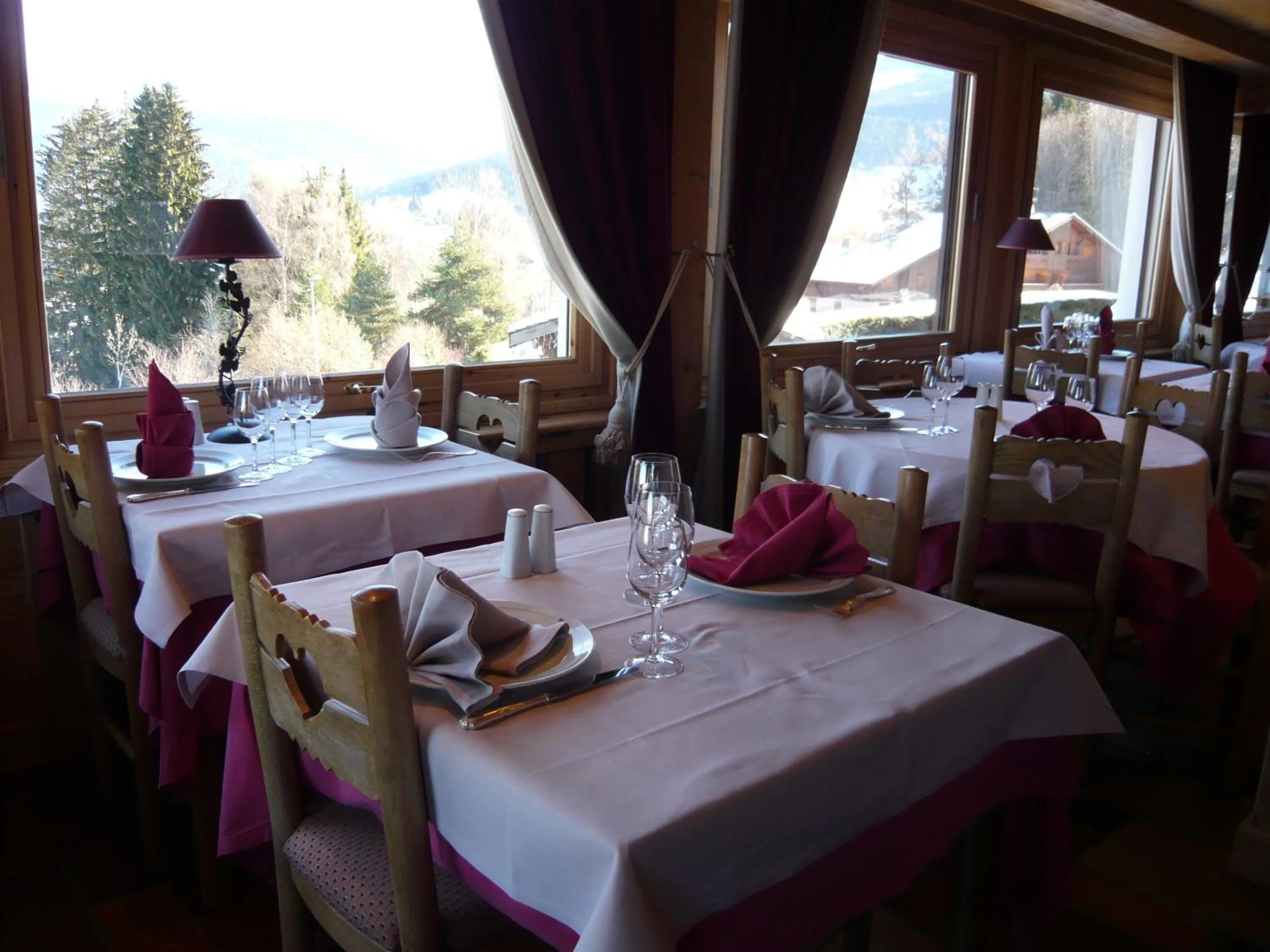 Restaurant/places to eat in Aux Ducs de Savoie