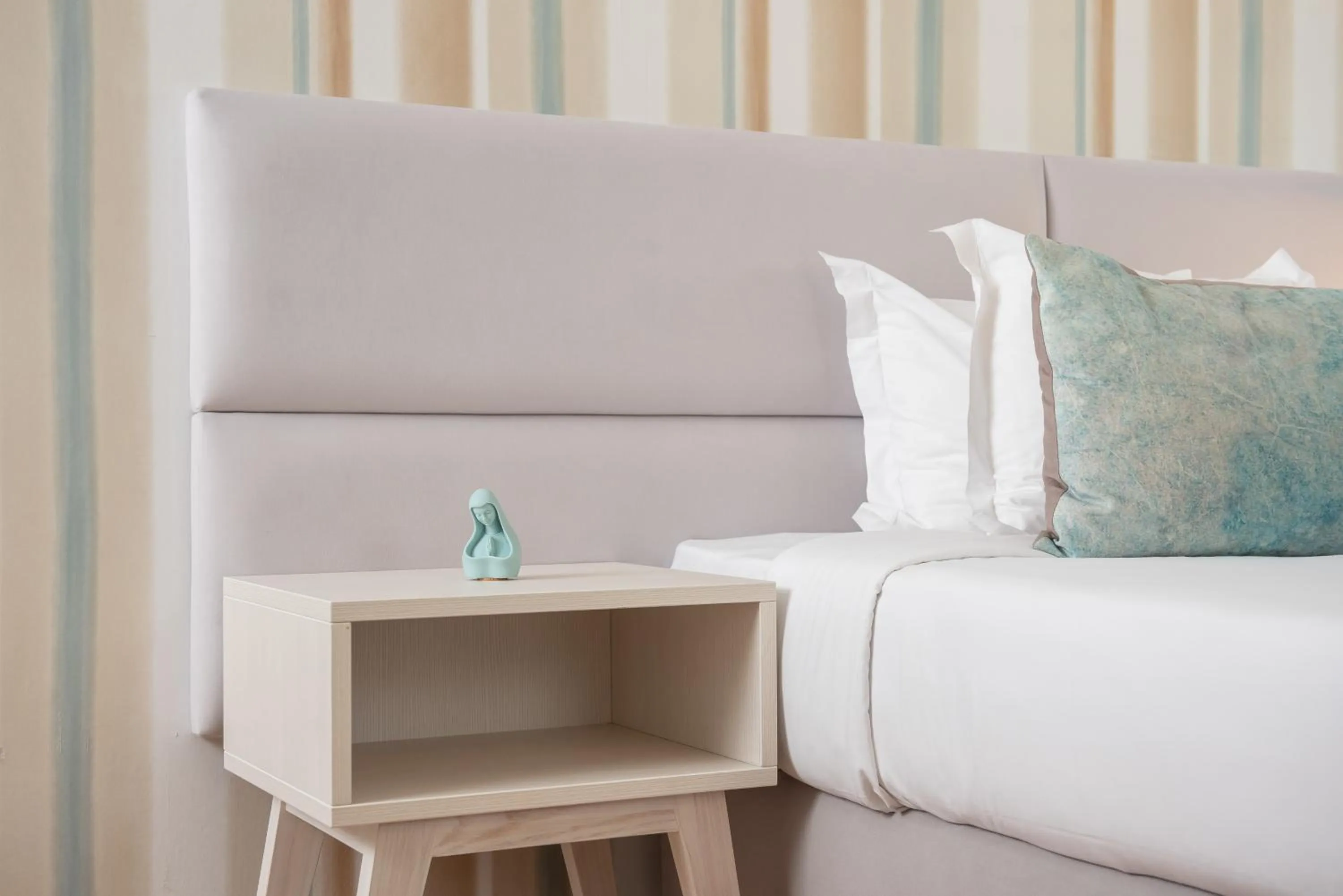 Bedroom, Bed in Essence Inn Marianos Hotel