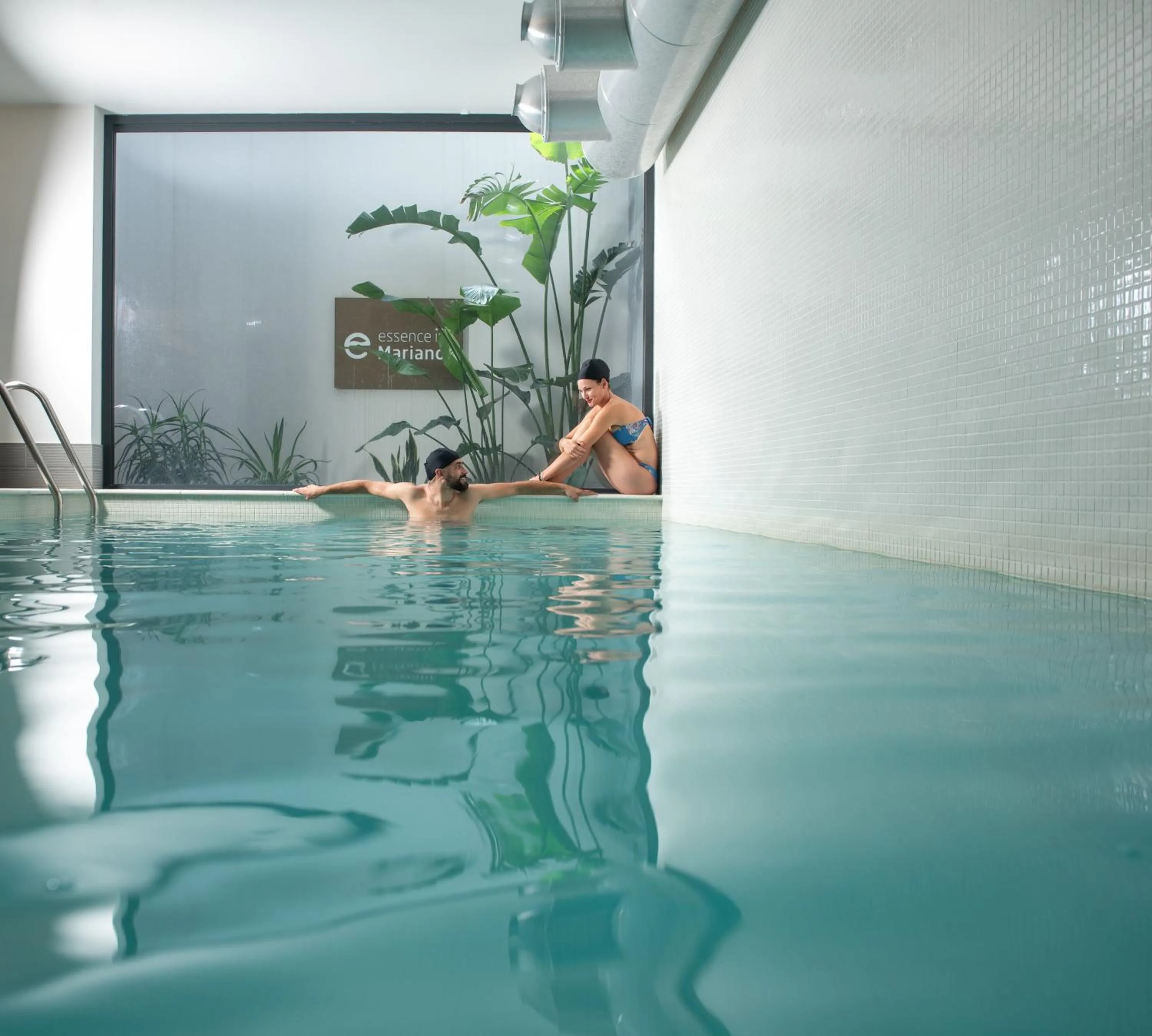 Swimming pool in Essence Inn Marianos Hotel