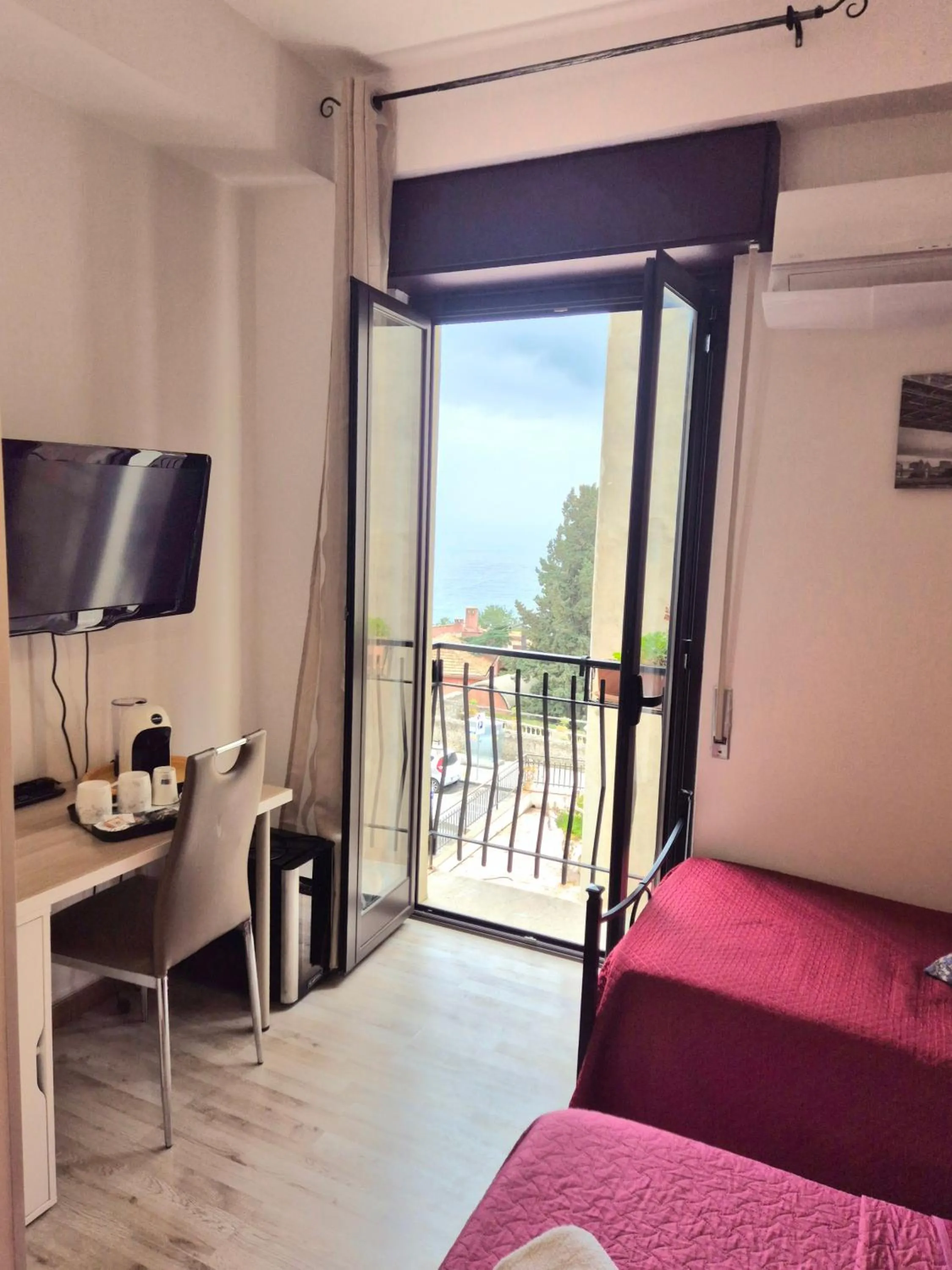 Bed in Bella Taormina