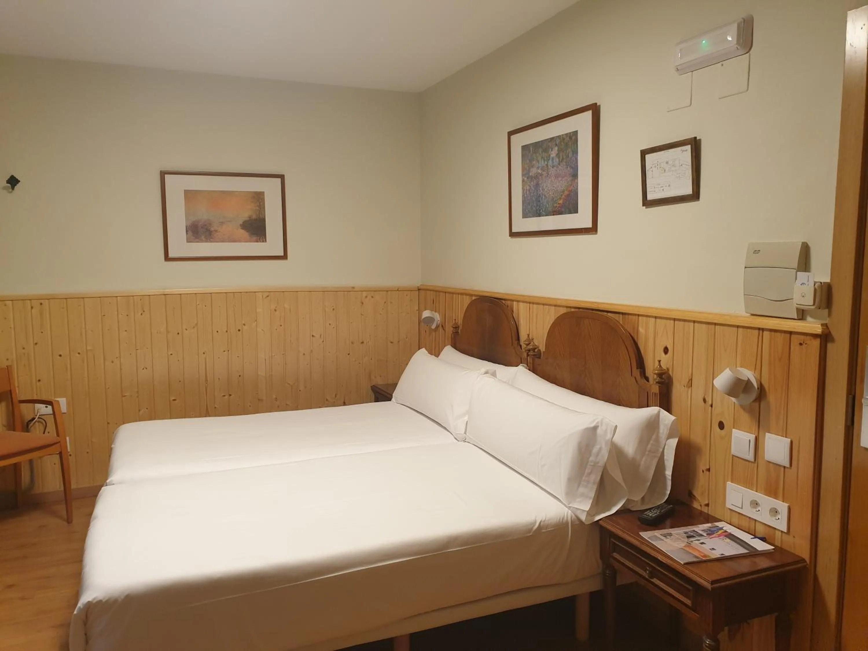 Bed in Balneario Caldas de Luna