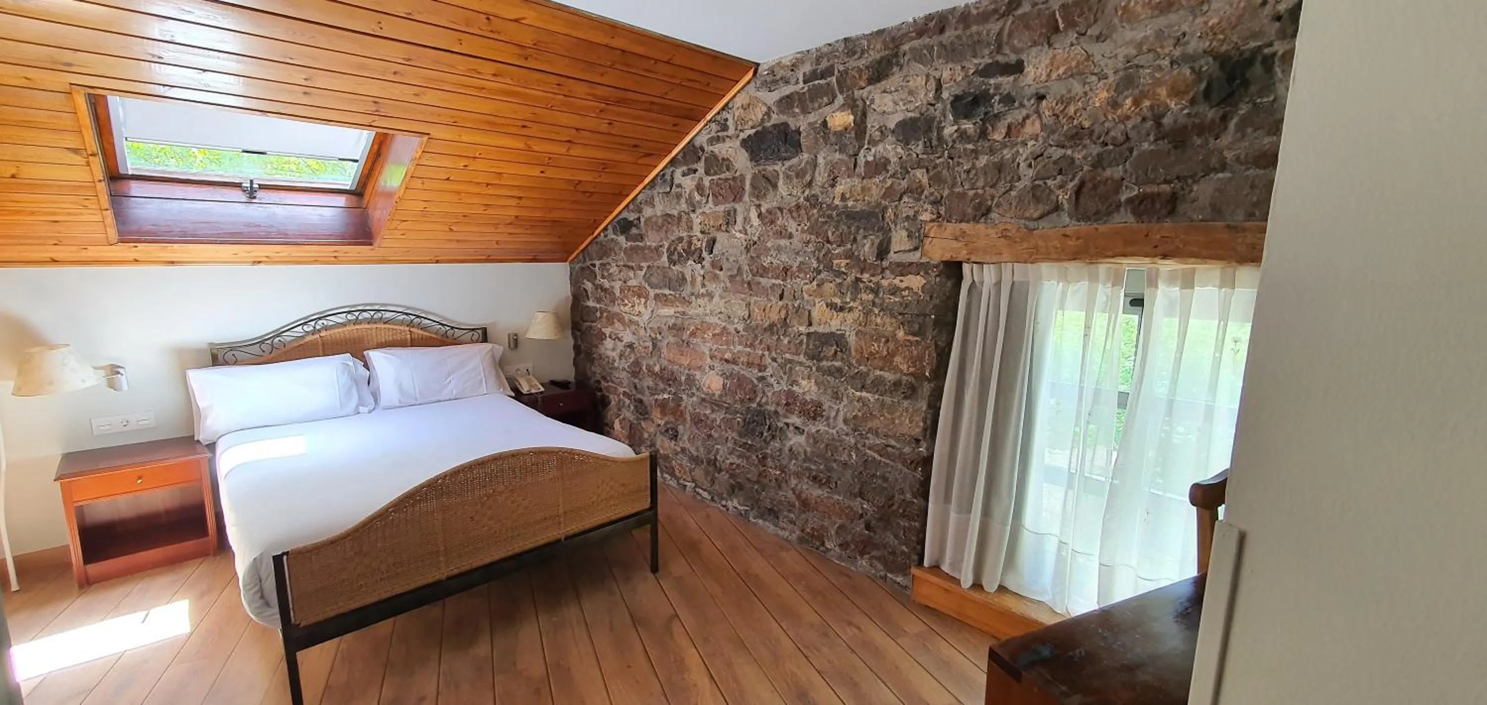 Bed in Balneario Caldas de Luna