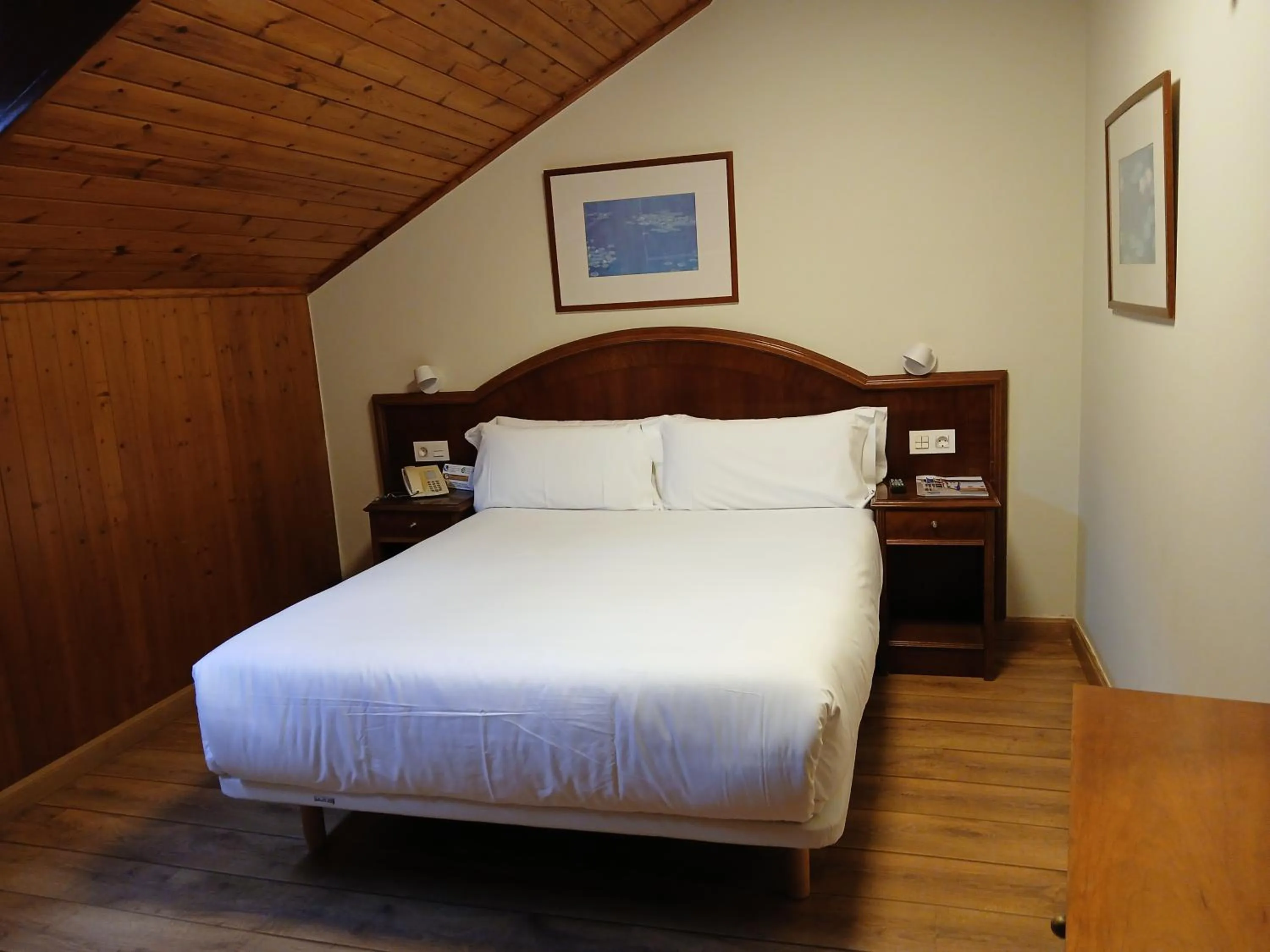 Bed in Balneario Caldas de Luna